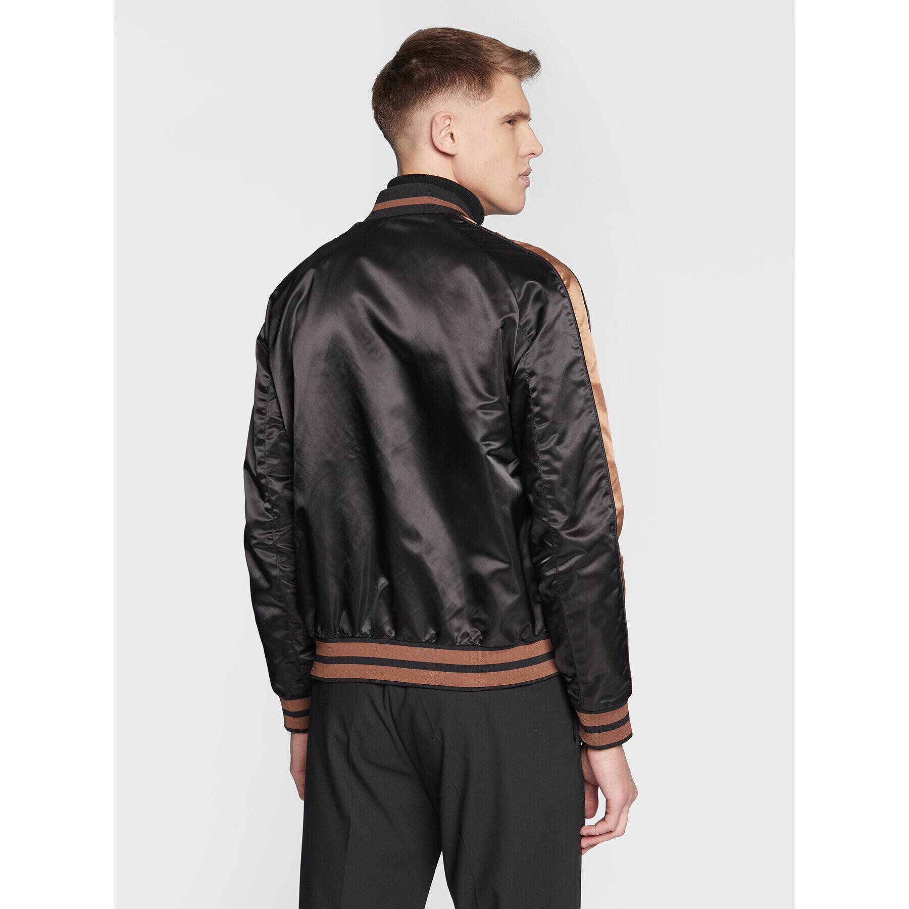J.Lindeberg Яке бомбър Eagle Varsity FMOW07327 Черен Regular Fit - Pepit.bg