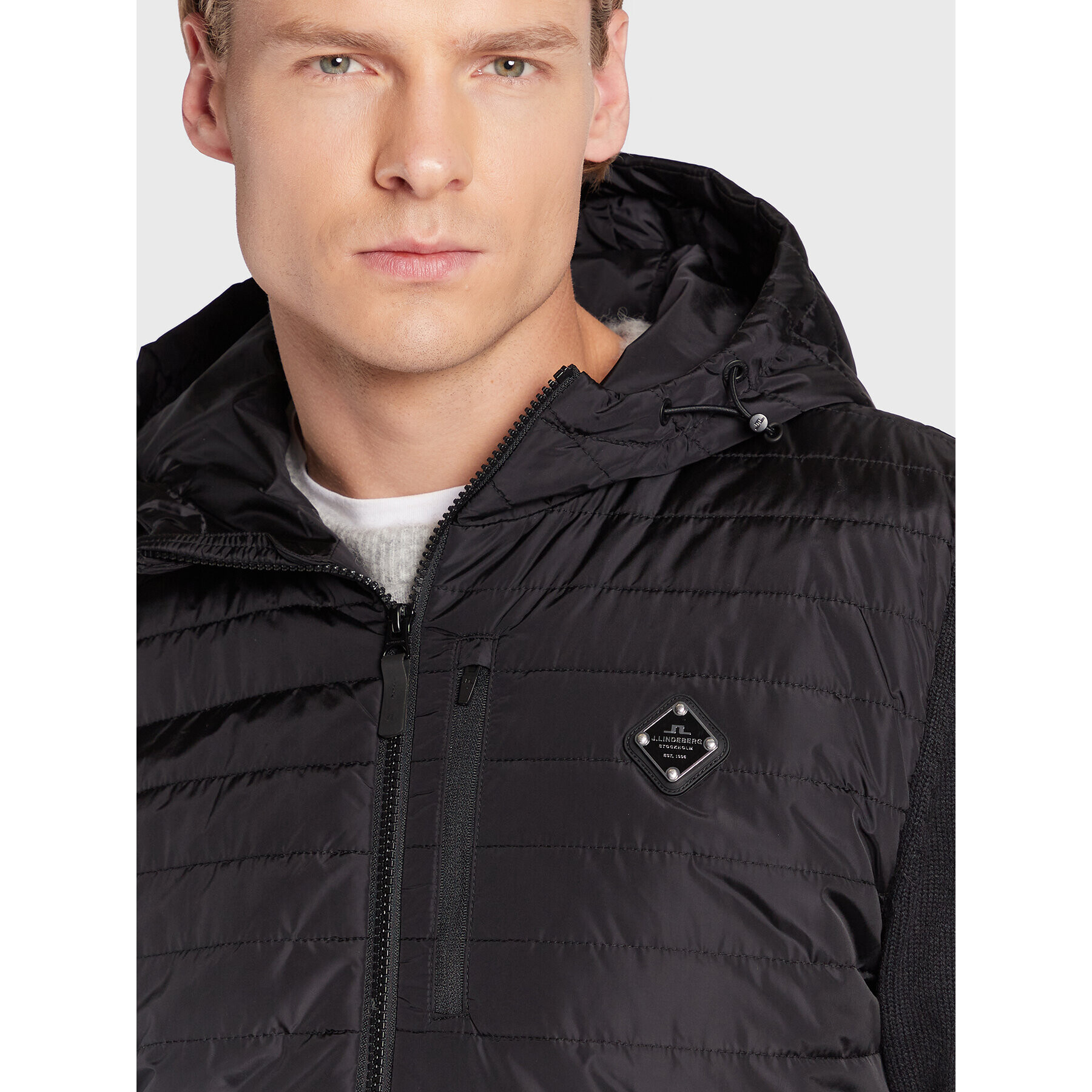 J.Lindeberg Пухено яке Pierre FMKW06538 Черен Regular Fit - Pepit.bg