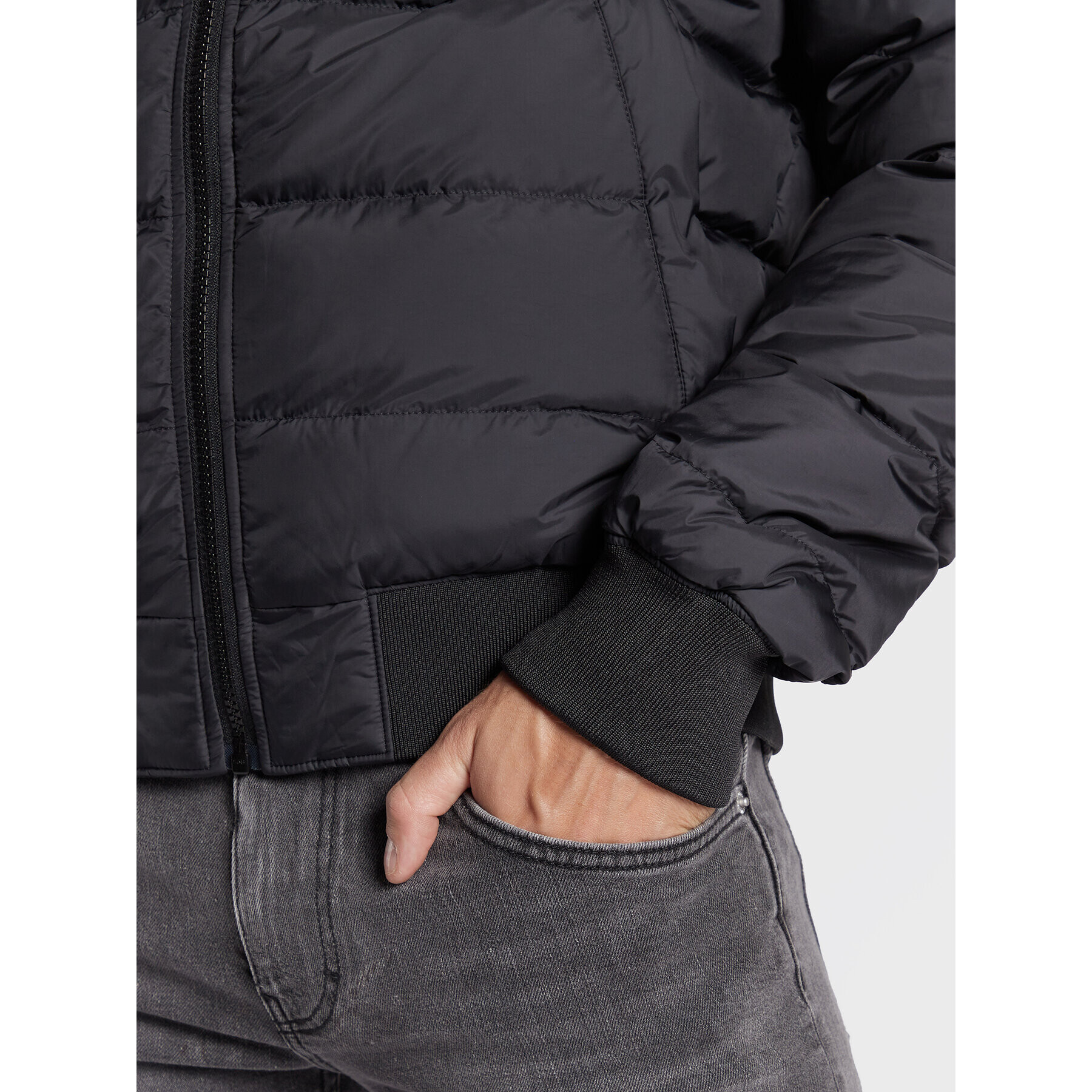 J.Lindeberg Яке бомбър Dwayne FMOW06391 Черен Regular Fit - Pepit.bg
