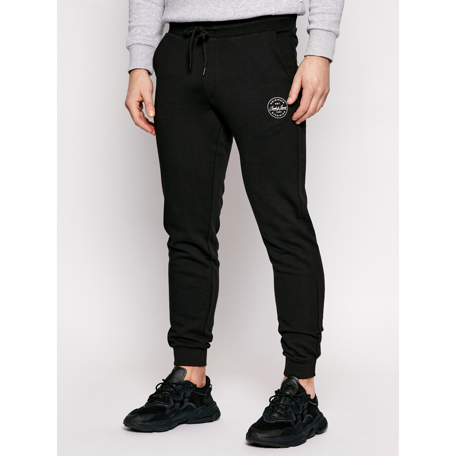 Jack&Jones Долнище анцуг Gordon 12165322 Черен Regular Fit - Pepit.bg