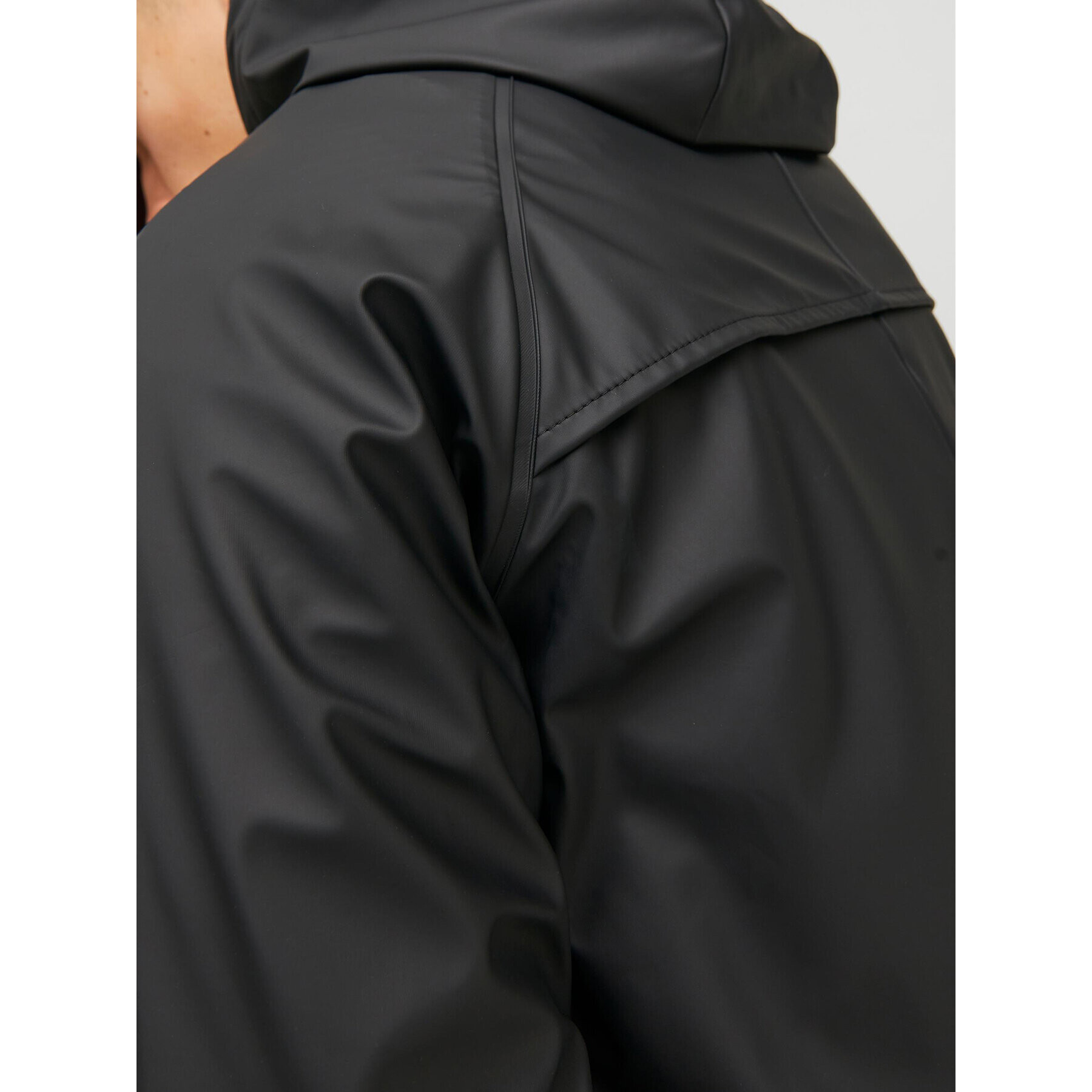 Jack&Jones Яке за дъжд Urban 12237636 Черен Regular Fit - Pepit.bg