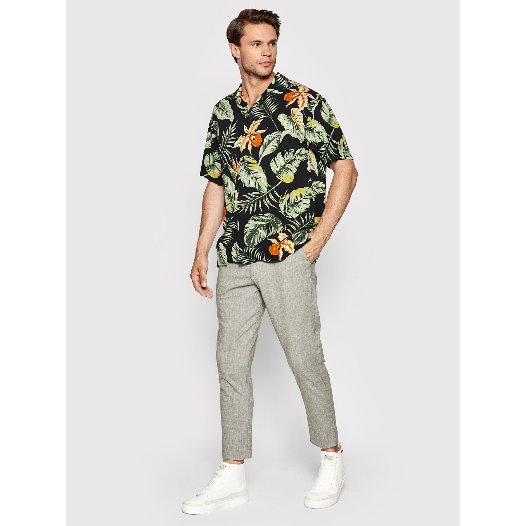 Jack&Jones PREMIUM Риза Tropic 12202240 Черен Relaxed Fit - Pepit.bg