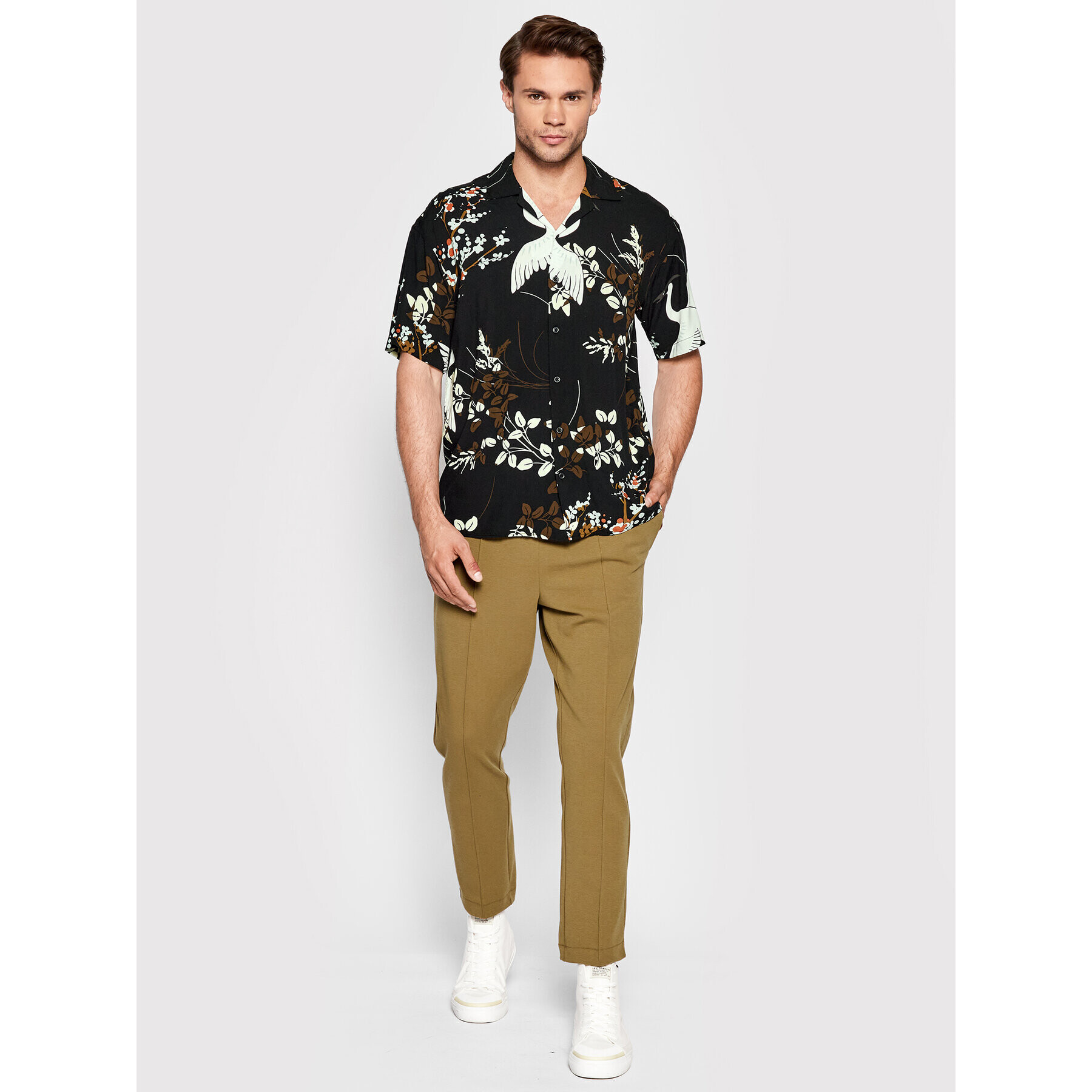 Jack&Jones PREMIUM Риза Tropic 12202240 Черен Relaxed Fit - Pepit.bg