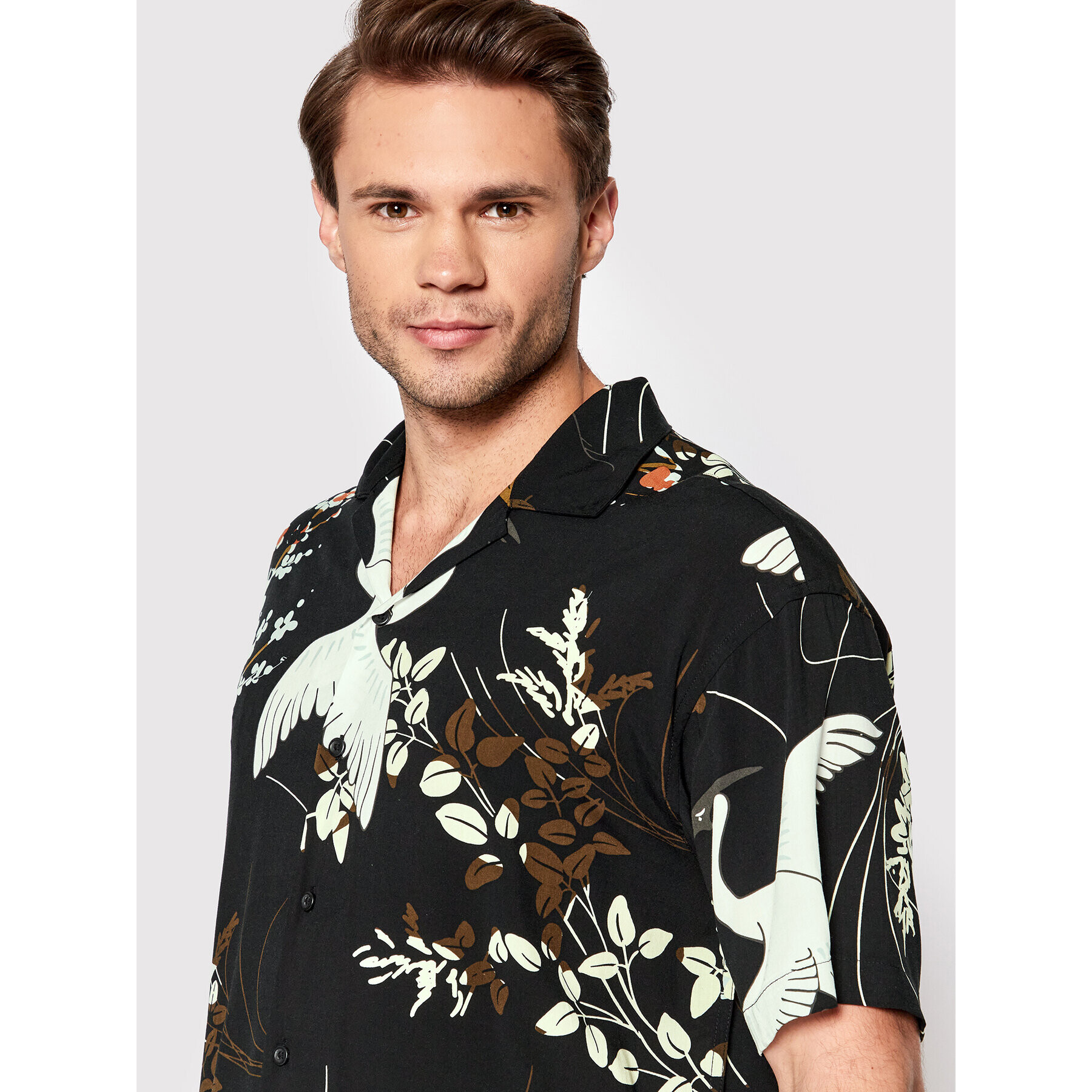 Jack&Jones PREMIUM Риза Tropic 12202240 Черен Relaxed Fit - Pepit.bg