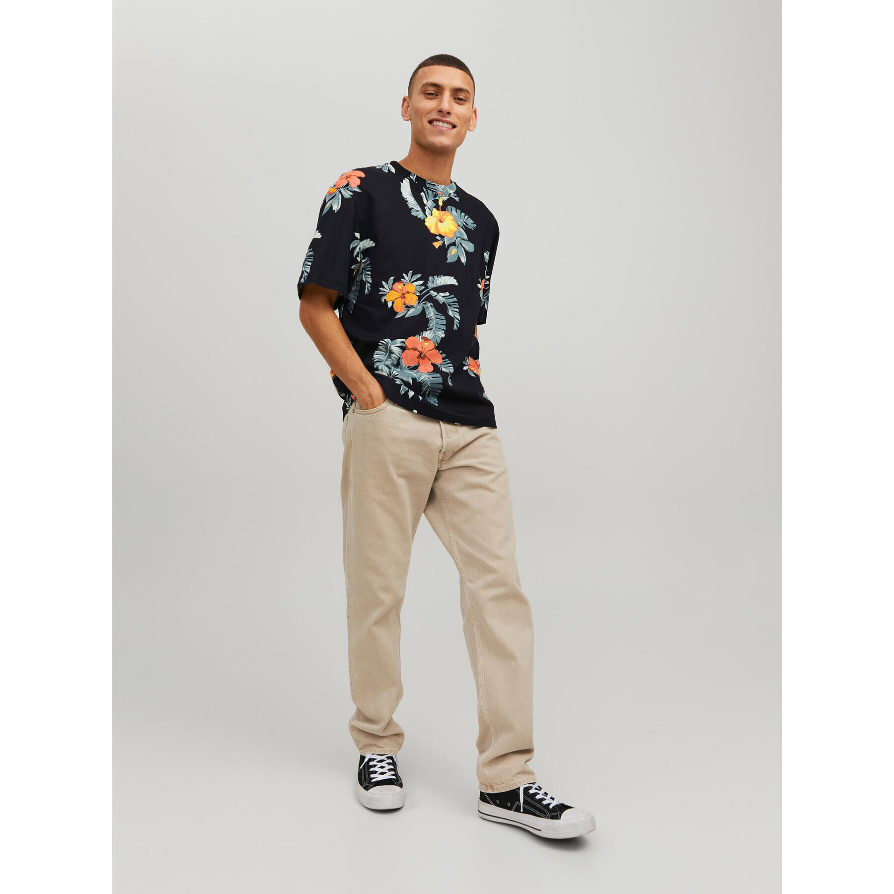 Jack&Jones Тишърт Flores 12227780 Черен Relaxed Fit - Pepit.bg