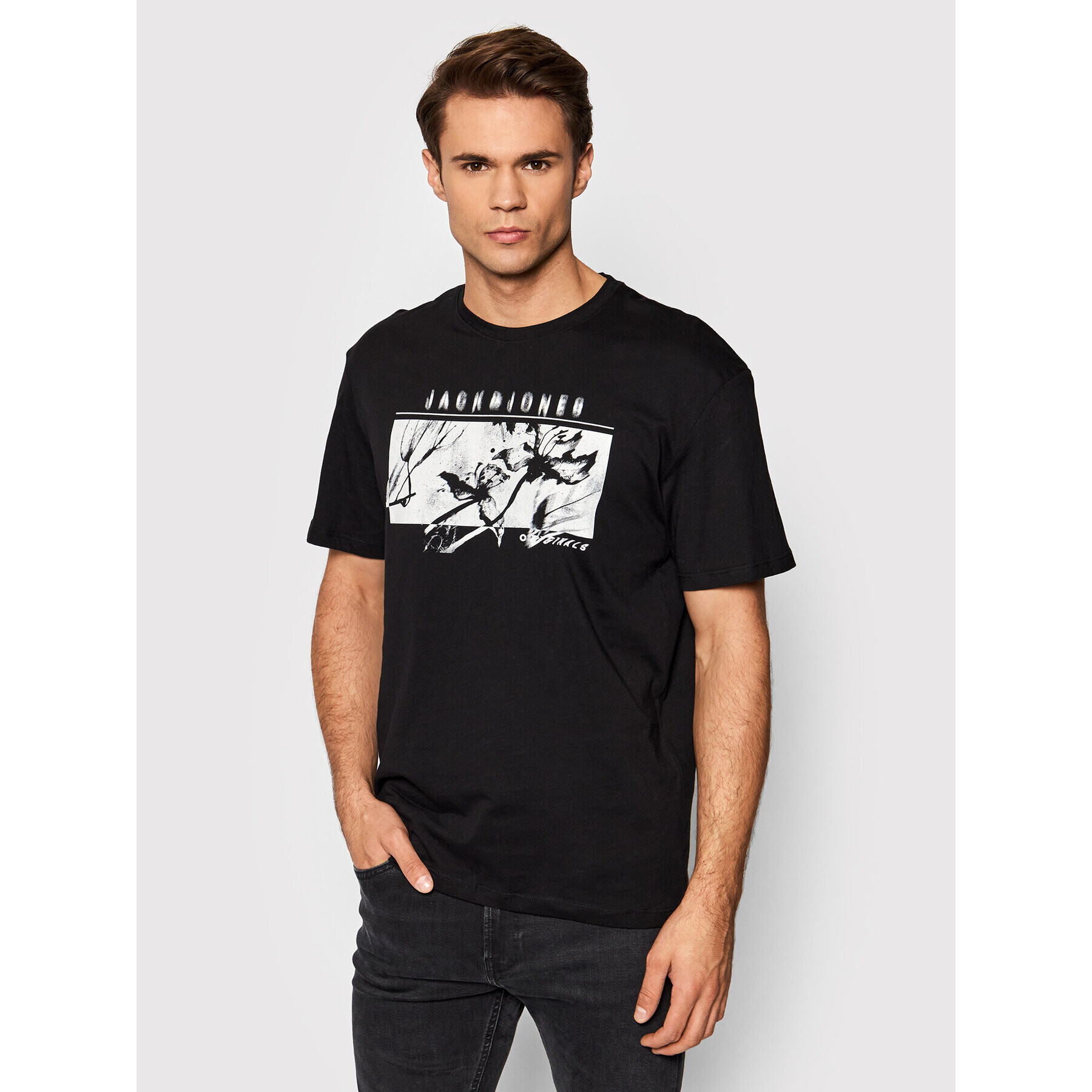 Jack&Jones Тишърт Distorbia 12198054 Черен Relaxed Fit - Pepit.bg