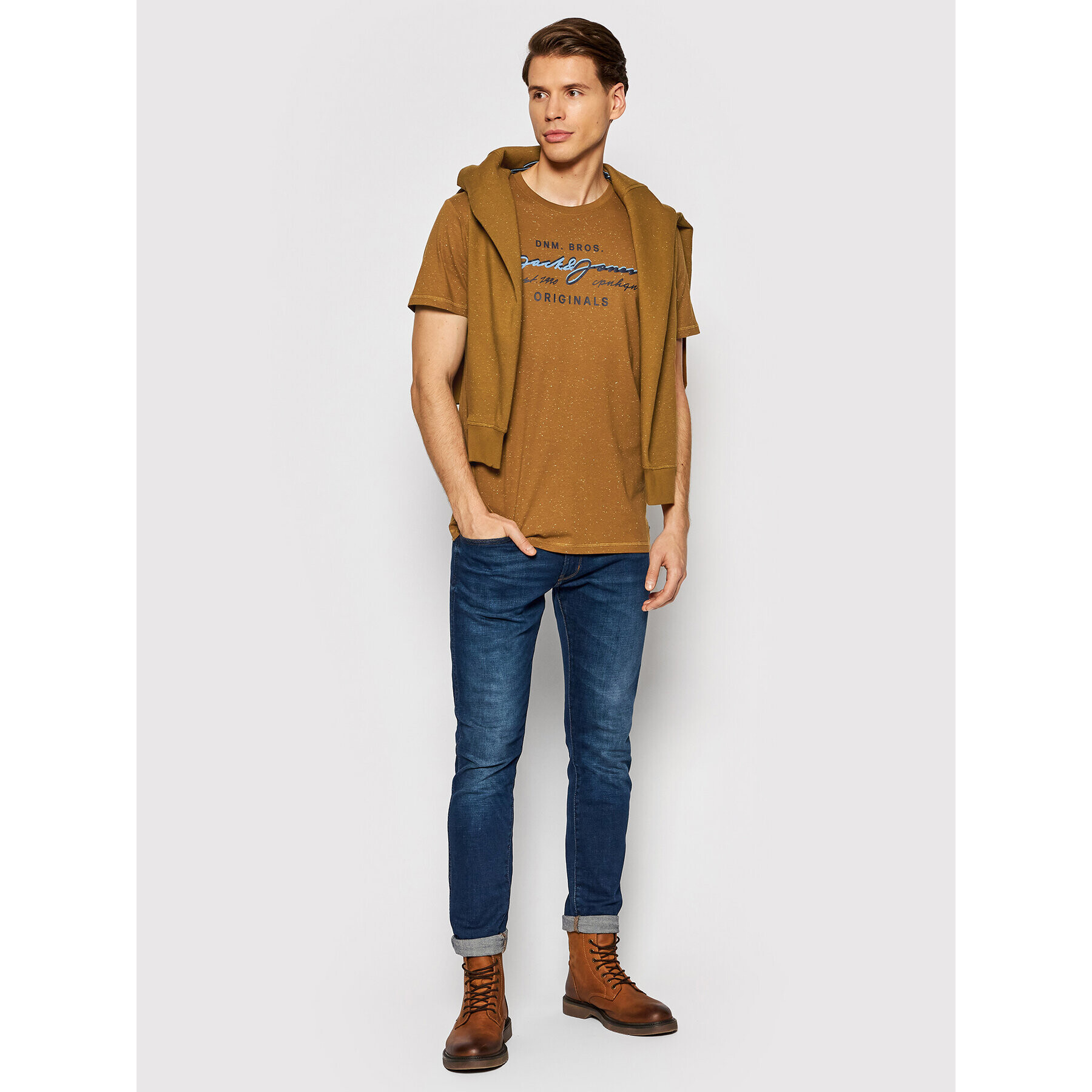 Jack&Jones Тишърт Woods 12193759 Кафяв Standard Fit - Pepit.bg