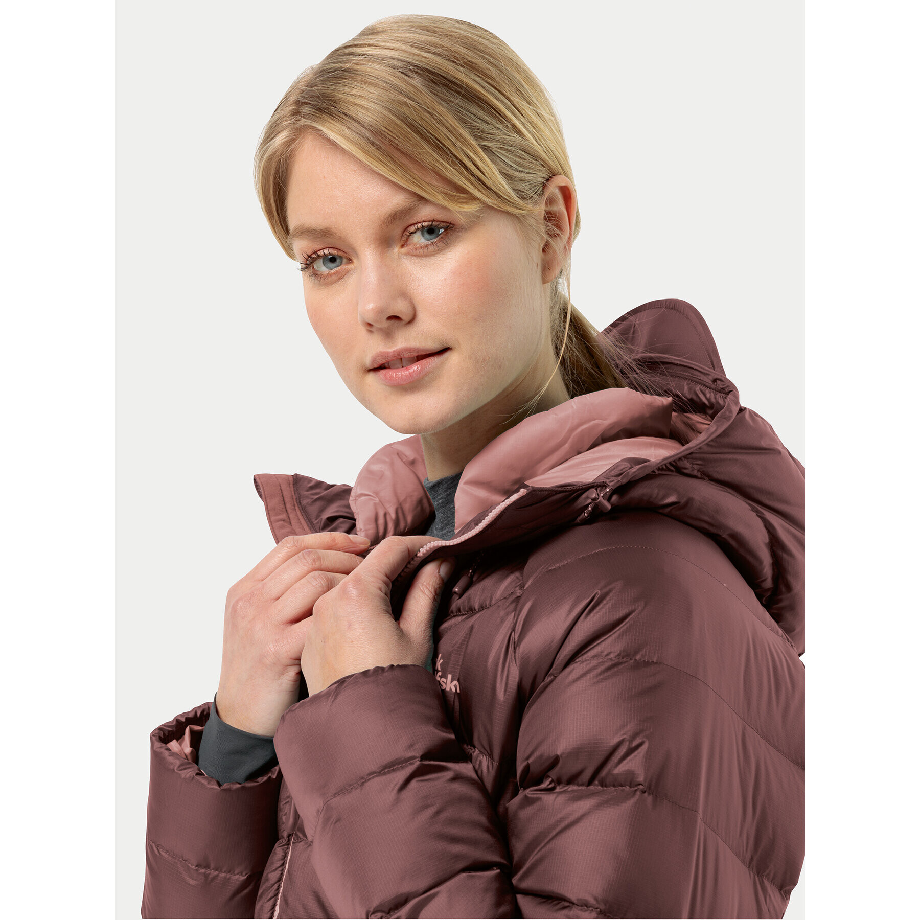 Jack Wolfskin Пухено яке Nebelhorn Down Hoody 1207091 Бордо Regular Fit - Pepit.bg