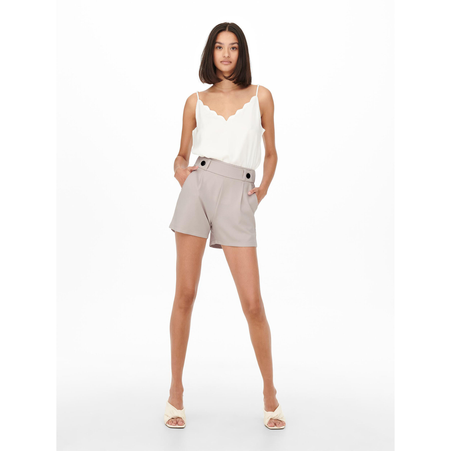 JDY Шорти от плат Geggo 15203098 Сив Regular Fit - Pepit.bg