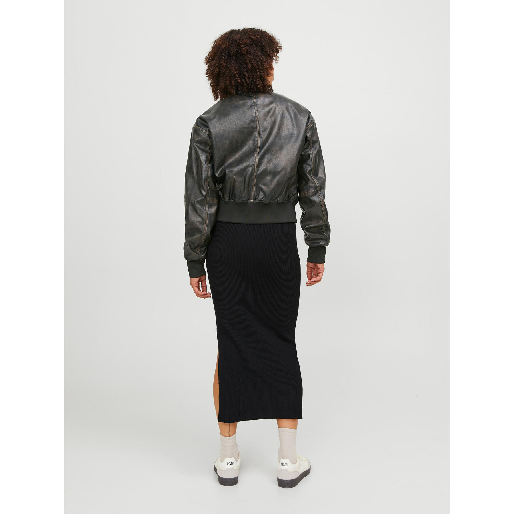 JJXX Яке бомбър Hailey 12250708 Черен Regular Fit - Pepit.bg