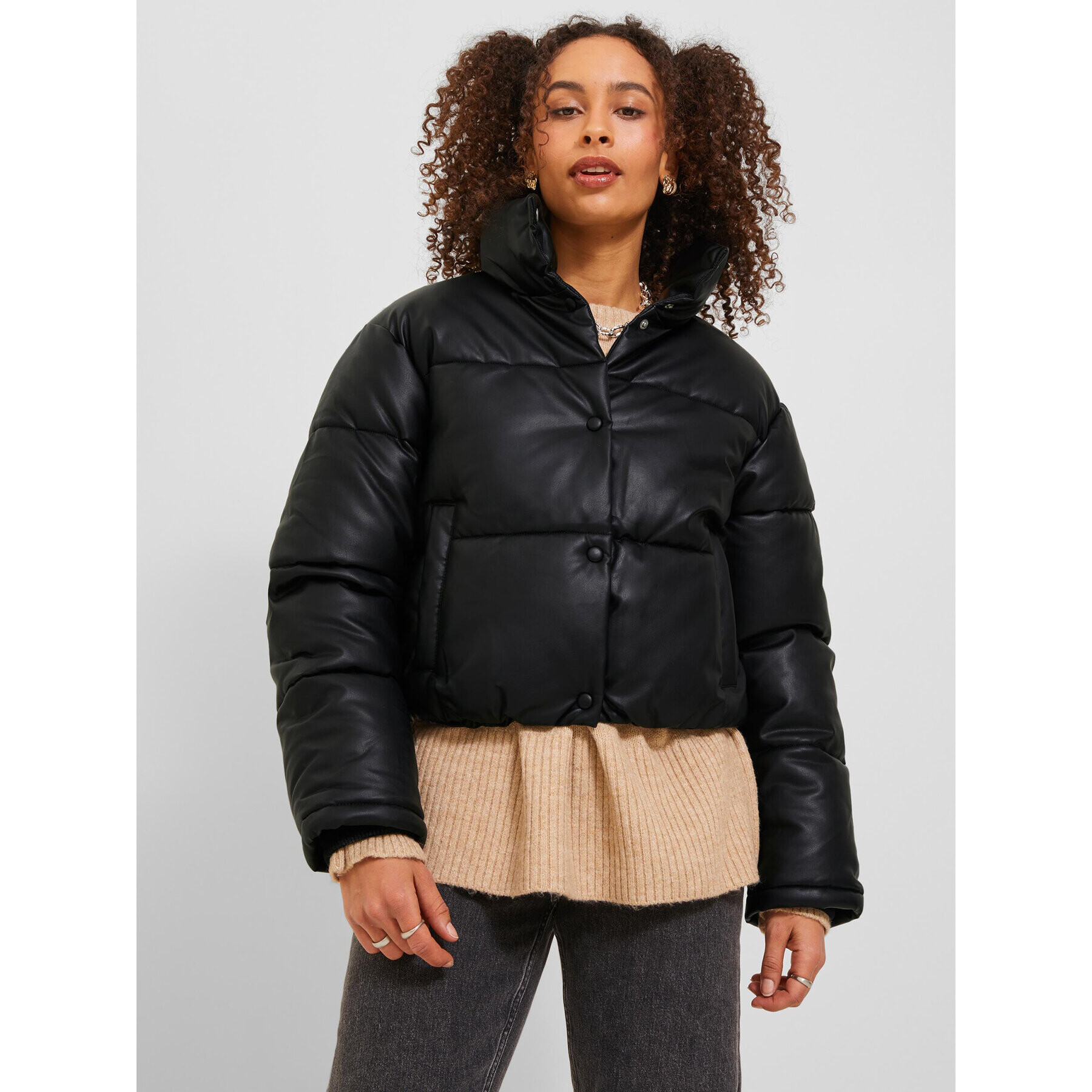 JJXX Пухено яке 12236383 Черен Regular Fit - Pepit.bg