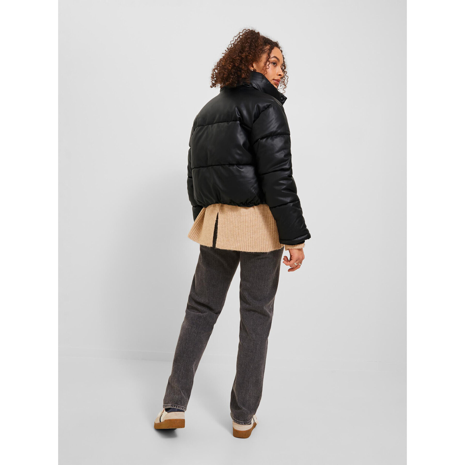 JJXX Пухено яке 12236383 Черен Regular Fit - Pepit.bg