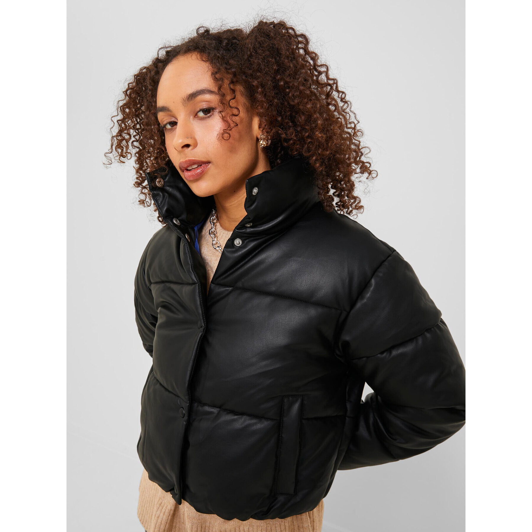 JJXX Пухено яке 12236383 Черен Regular Fit - Pepit.bg