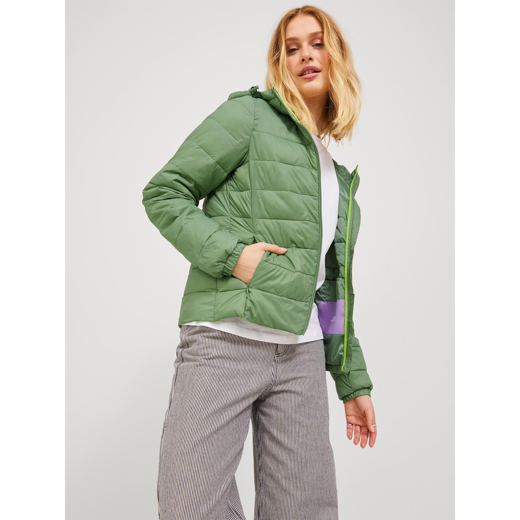 JJXX Пухено яке Nora 12224669 Зелен Regular Fit - Pepit.bg