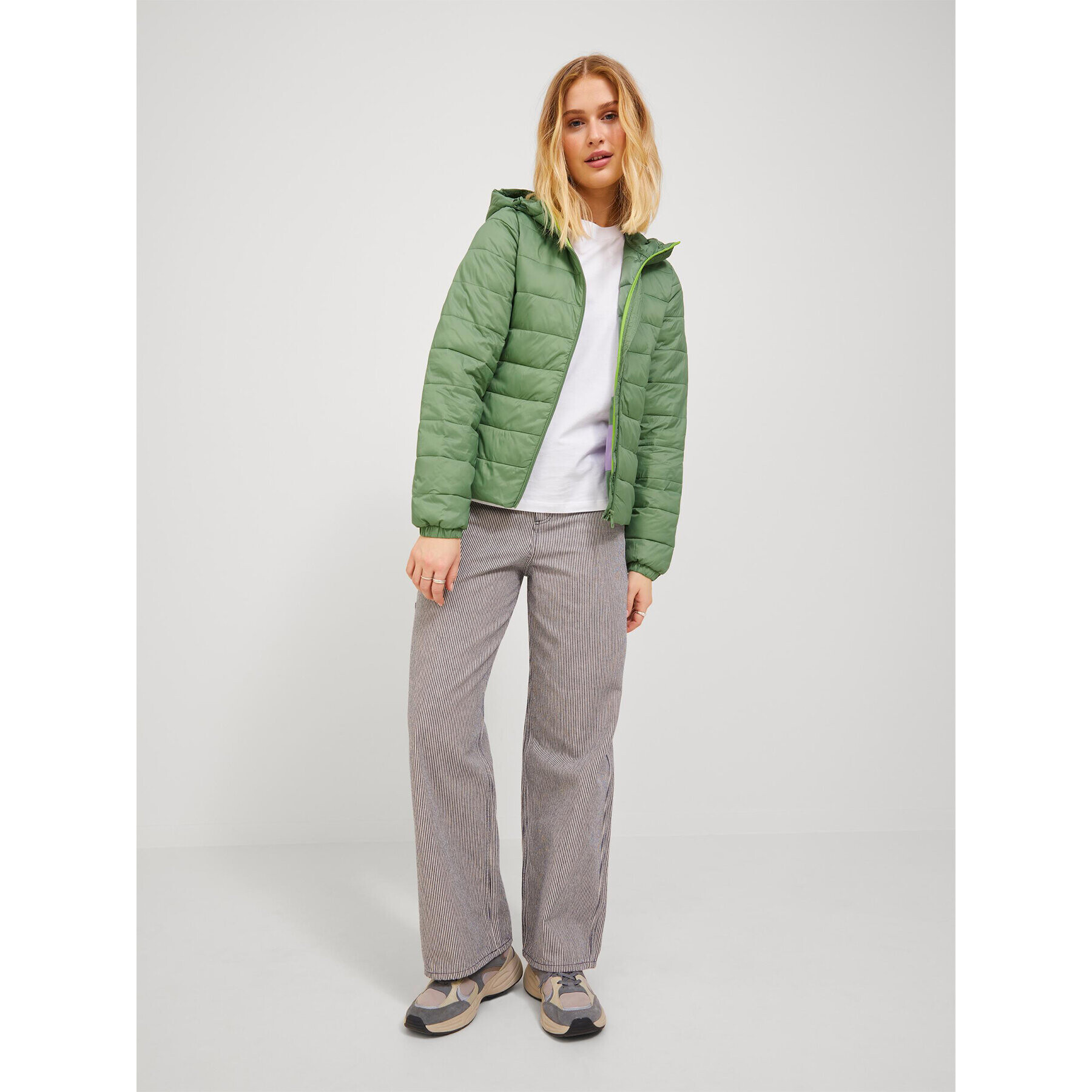JJXX Пухено яке Nora 12224669 Зелен Regular Fit - Pepit.bg