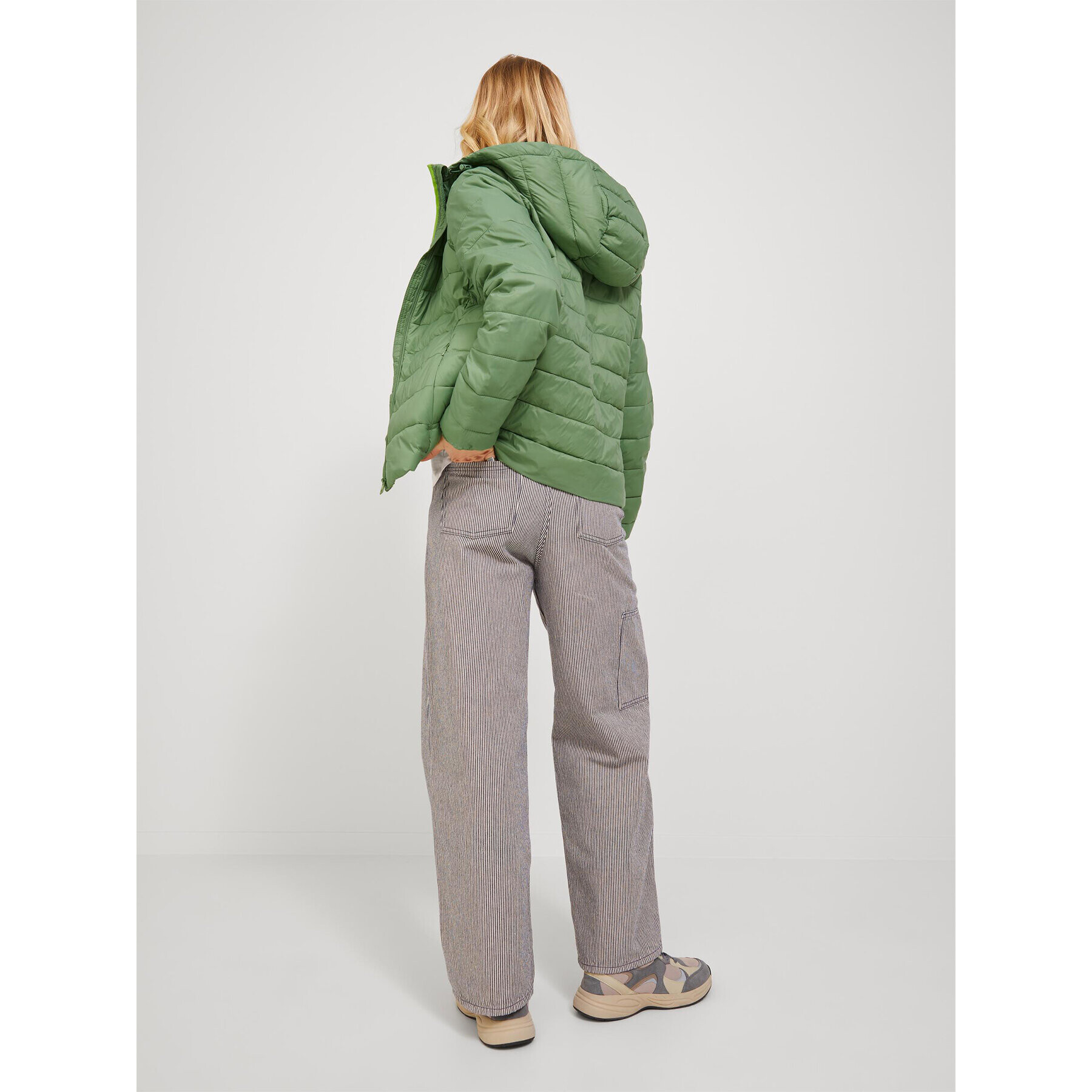 JJXX Пухено яке Nora 12224669 Зелен Regular Fit - Pepit.bg