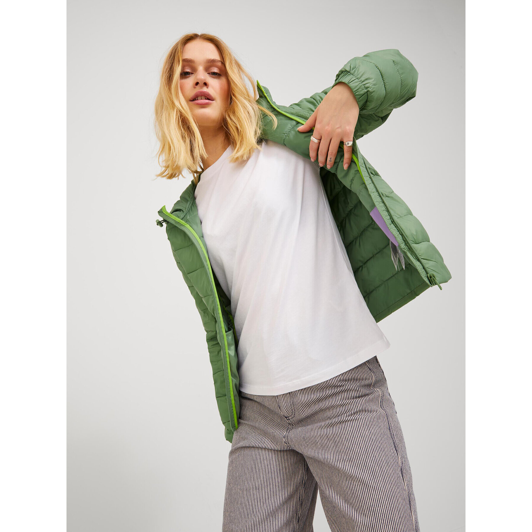 JJXX Пухено яке Nora 12224669 Зелен Regular Fit - Pepit.bg
