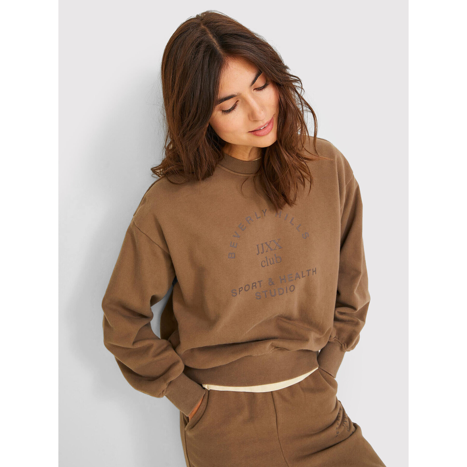 JJXX Суитшърт Beatrice 12200367 Кафяв Oversize - Pepit.bg