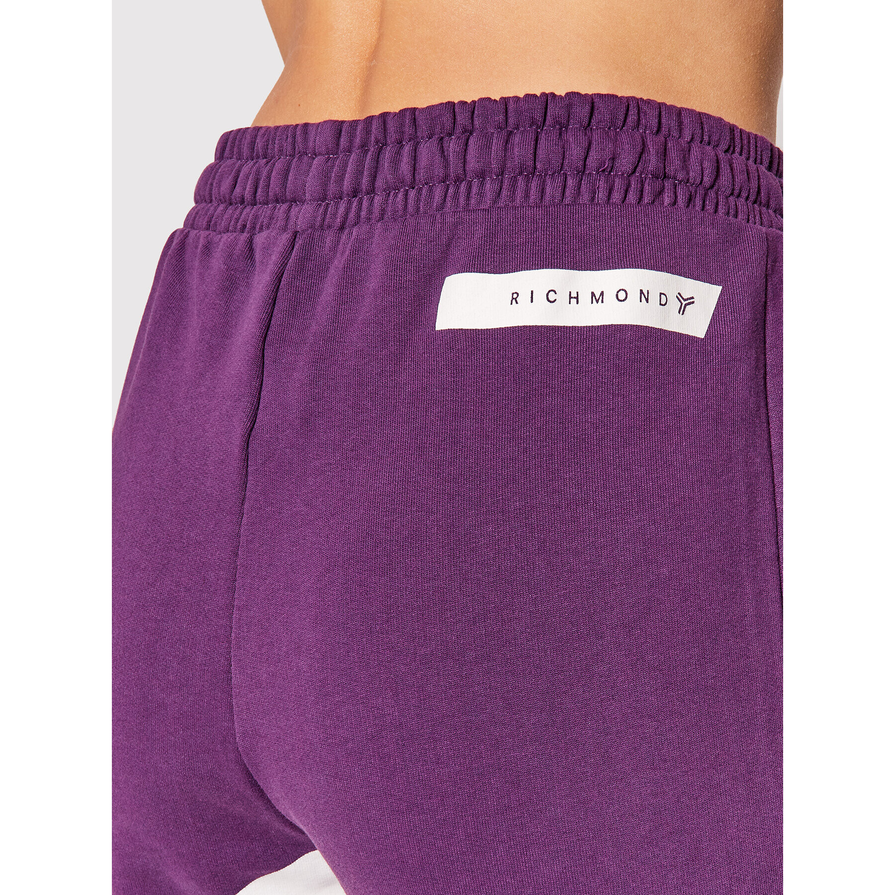 John Richmond Долнище анцуг Tutilk UWA21014PA Виолетов Relaxed Fit - Pepit.bg