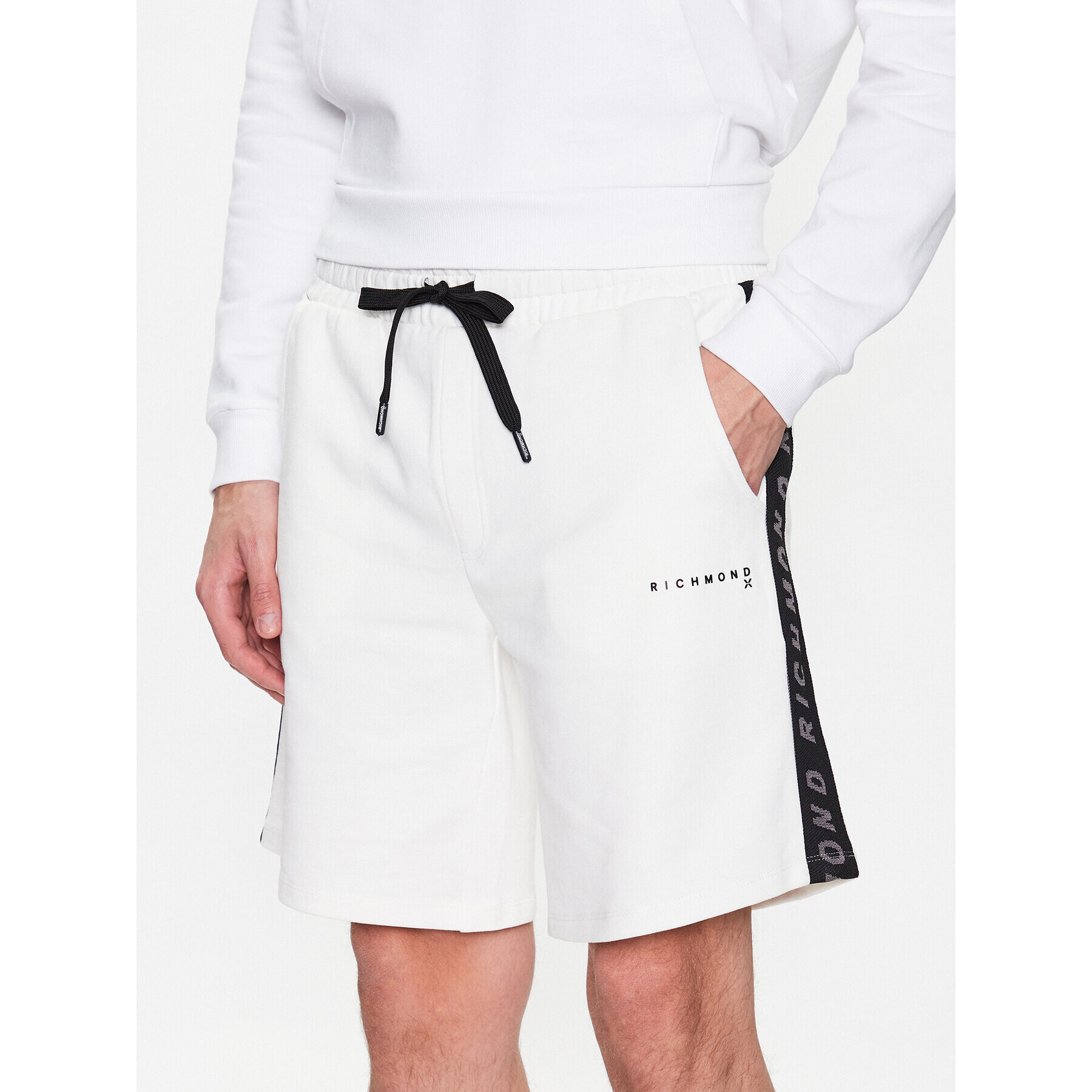 John Richmond Спортни шорти UMP23037BE Бял Regular Fit - Pepit.bg