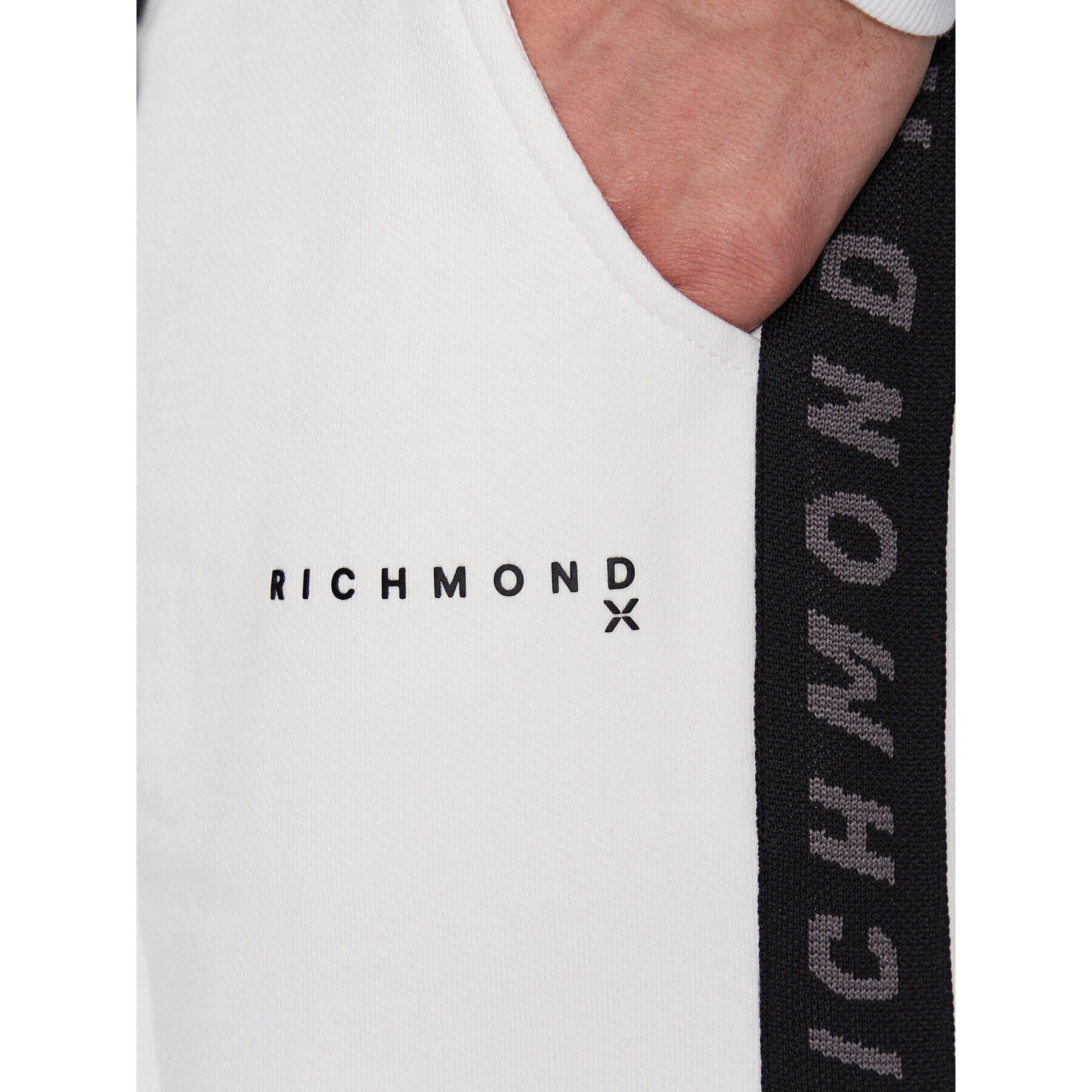 John Richmond Спортни шорти UMP23037BE Бял Regular Fit - Pepit.bg
