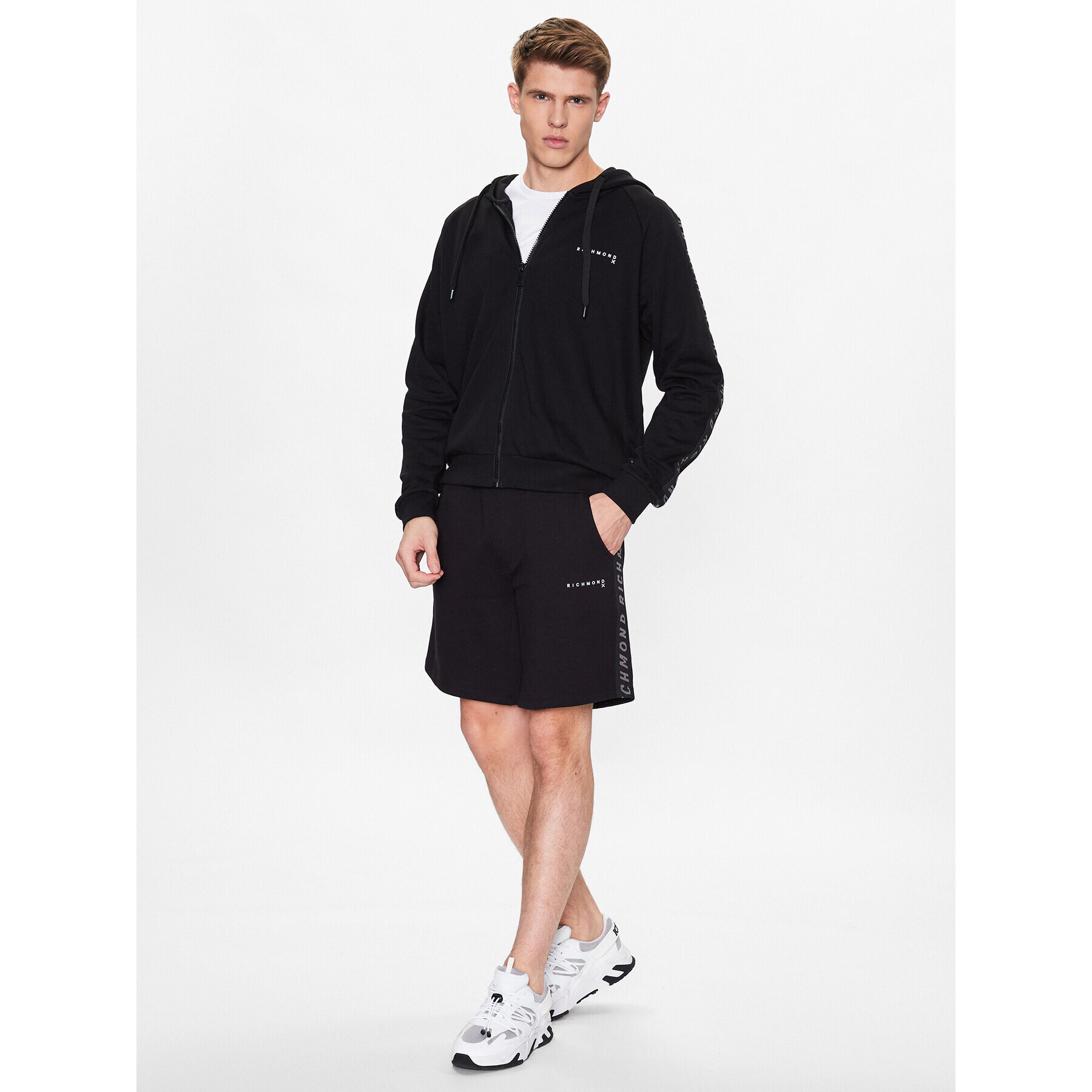 John Richmond Спортни шорти UMP23037BE Черен Regular Fit - Pepit.bg