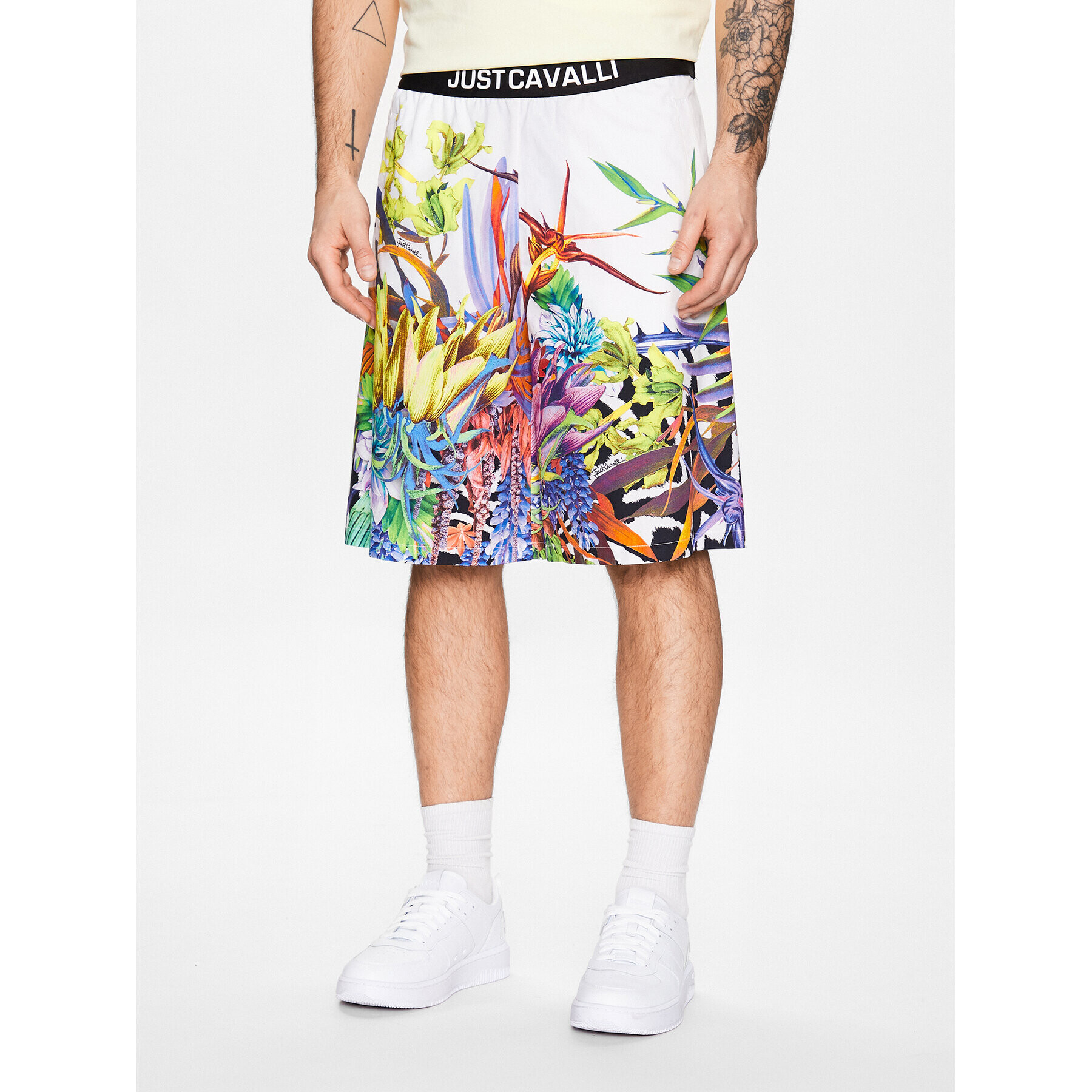 Just Cavalli Спортни шорти 74OBD38F Бял Regular Fit - Pepit.bg