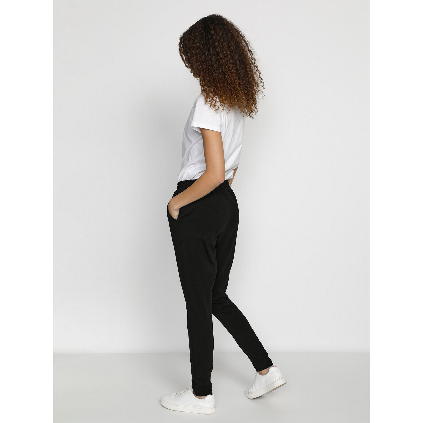 Kaffe Долнище анцуг Linda 10550279 Черен Slim Fit - Pepit.bg