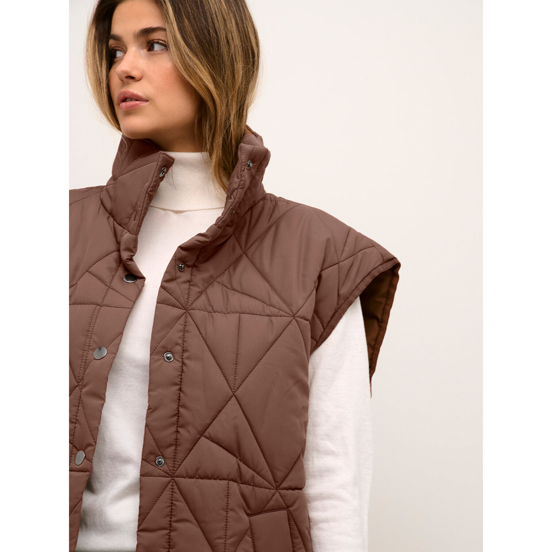Kaffe Елек Pili 10507611 Кафяв Regular Fit - Pepit.bg