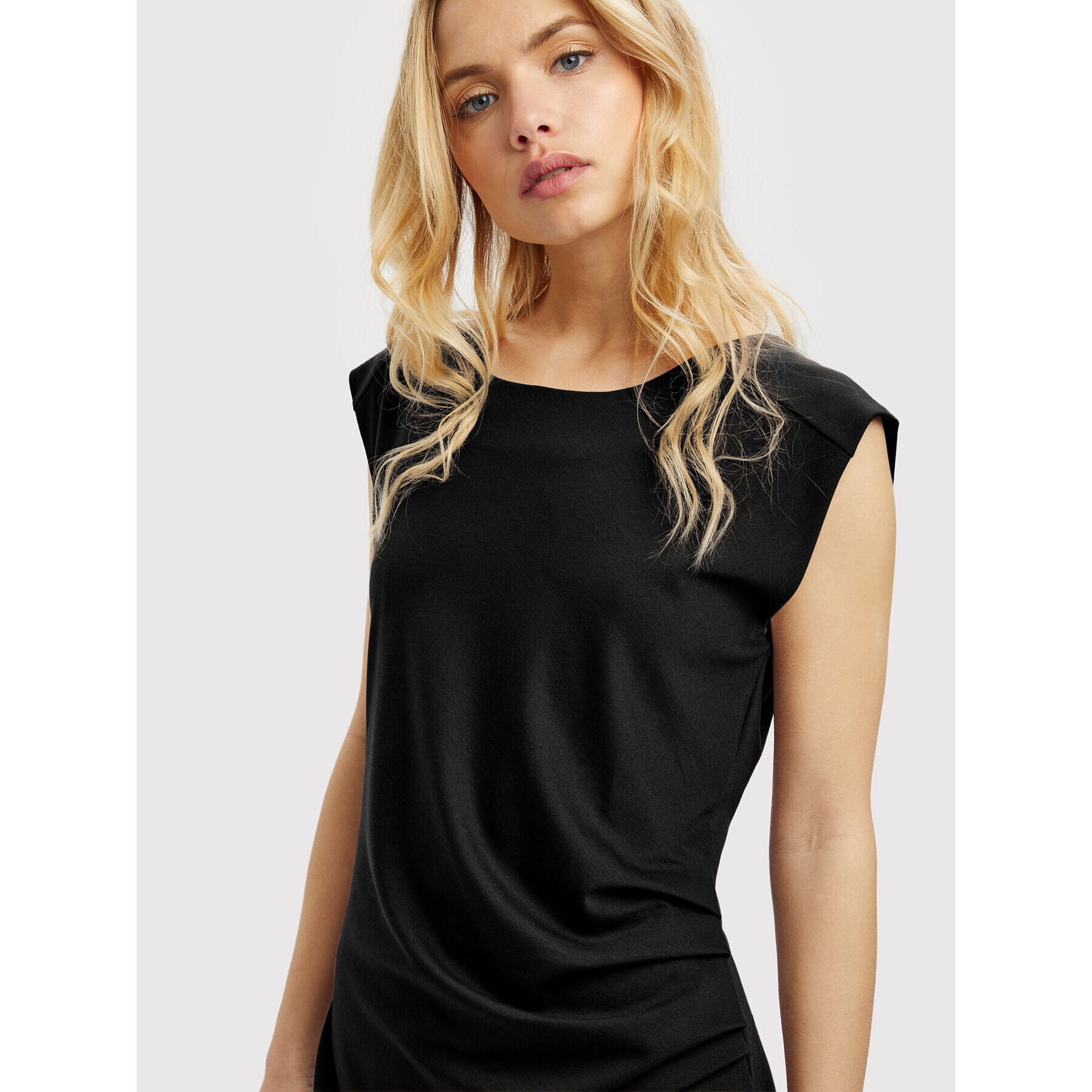 Kaffe Коктейлна рокля India 501002 Черен Slim Fit - Pepit.bg