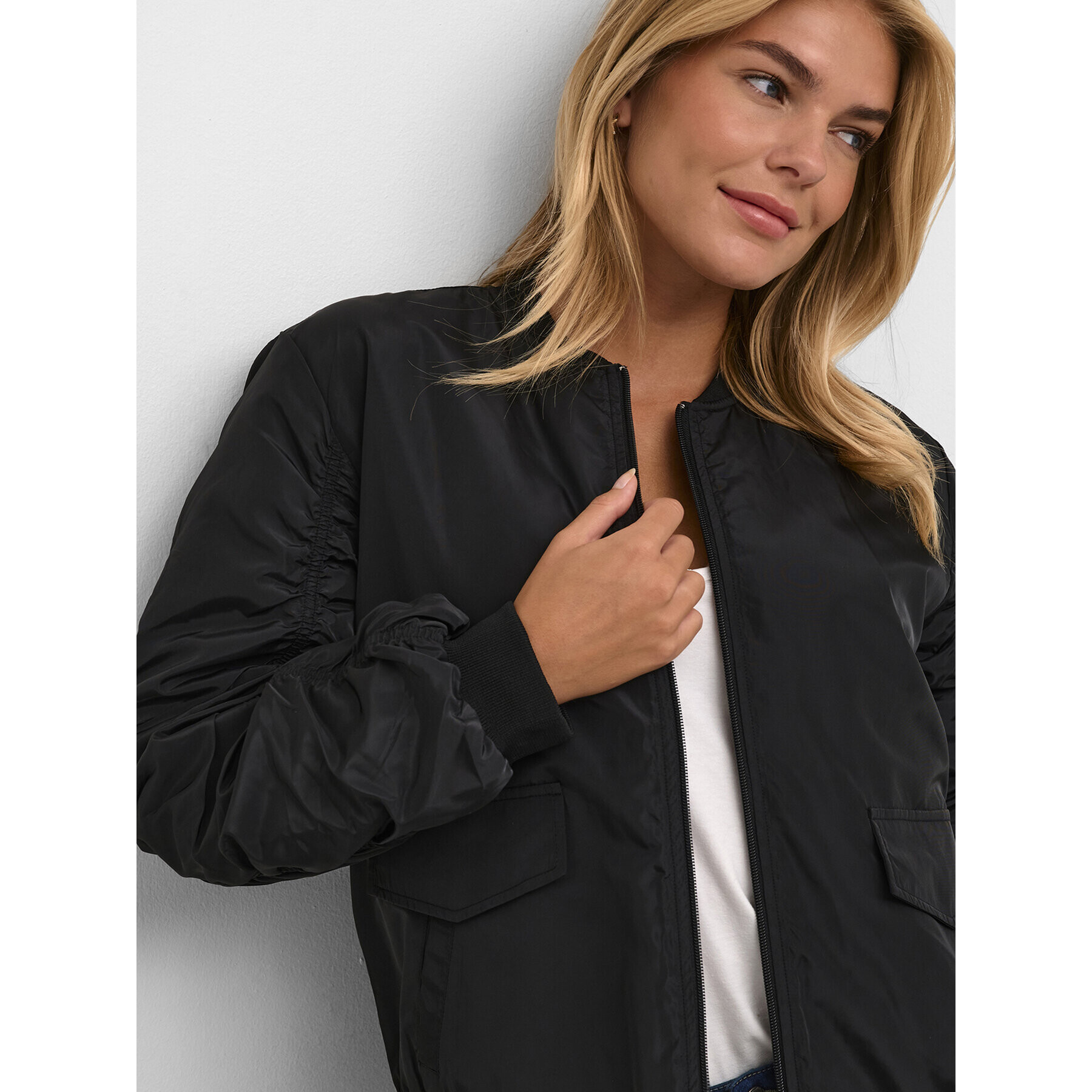 Kaffe Яке бомбър Boli 10507580 Черен Relaxed Fit - Pepit.bg