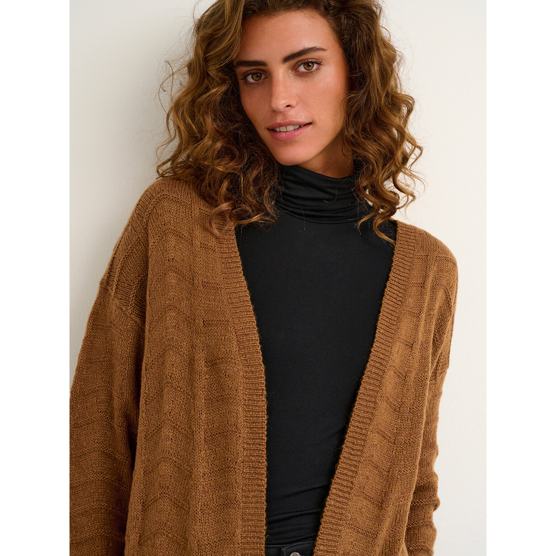 Kaffe Кардиган Kaemria 10506359 Кафяв Regular Fit - Pepit.bg