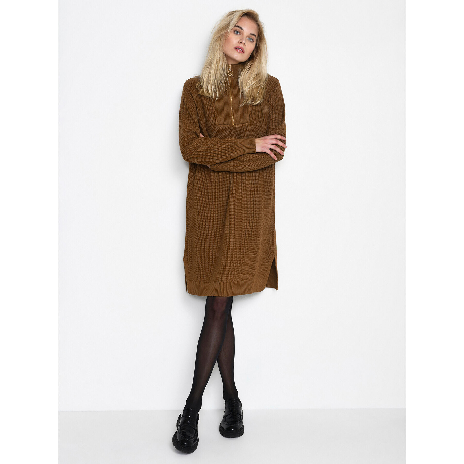 Kaffe Плетена рокля Lioa 10506885 Кафяв Regular Fit - Pepit.bg