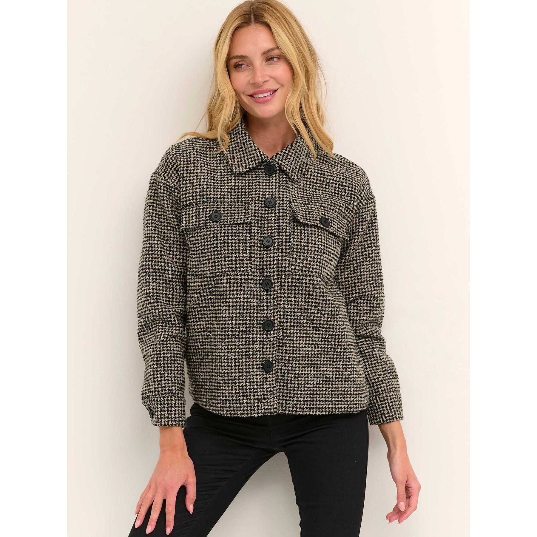 Kaffe Преходно яке Lisette 10506875 Бежов Relaxed Fit - Pepit.bg