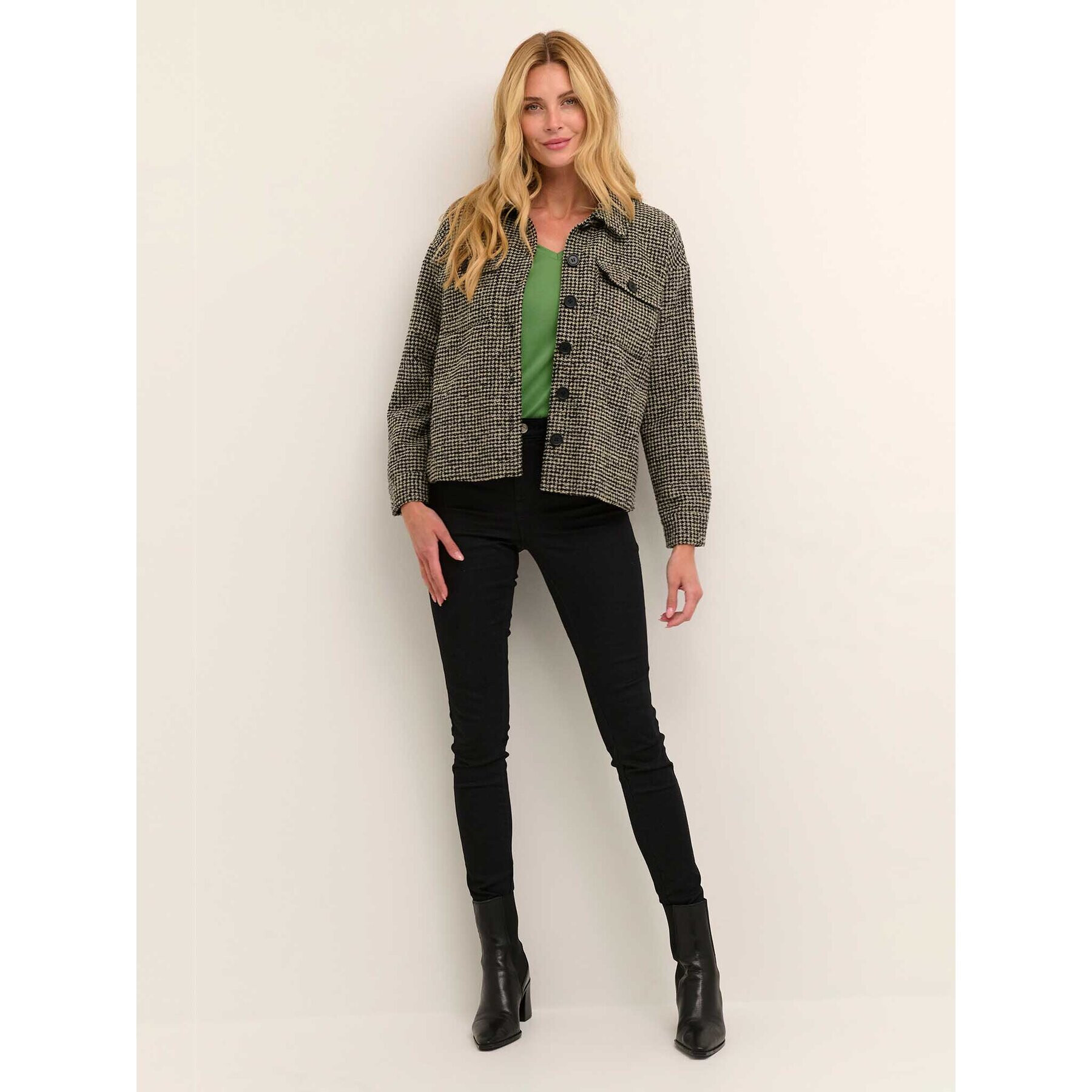 Kaffe Преходно яке Lisette 10506875 Бежов Relaxed Fit - Pepit.bg