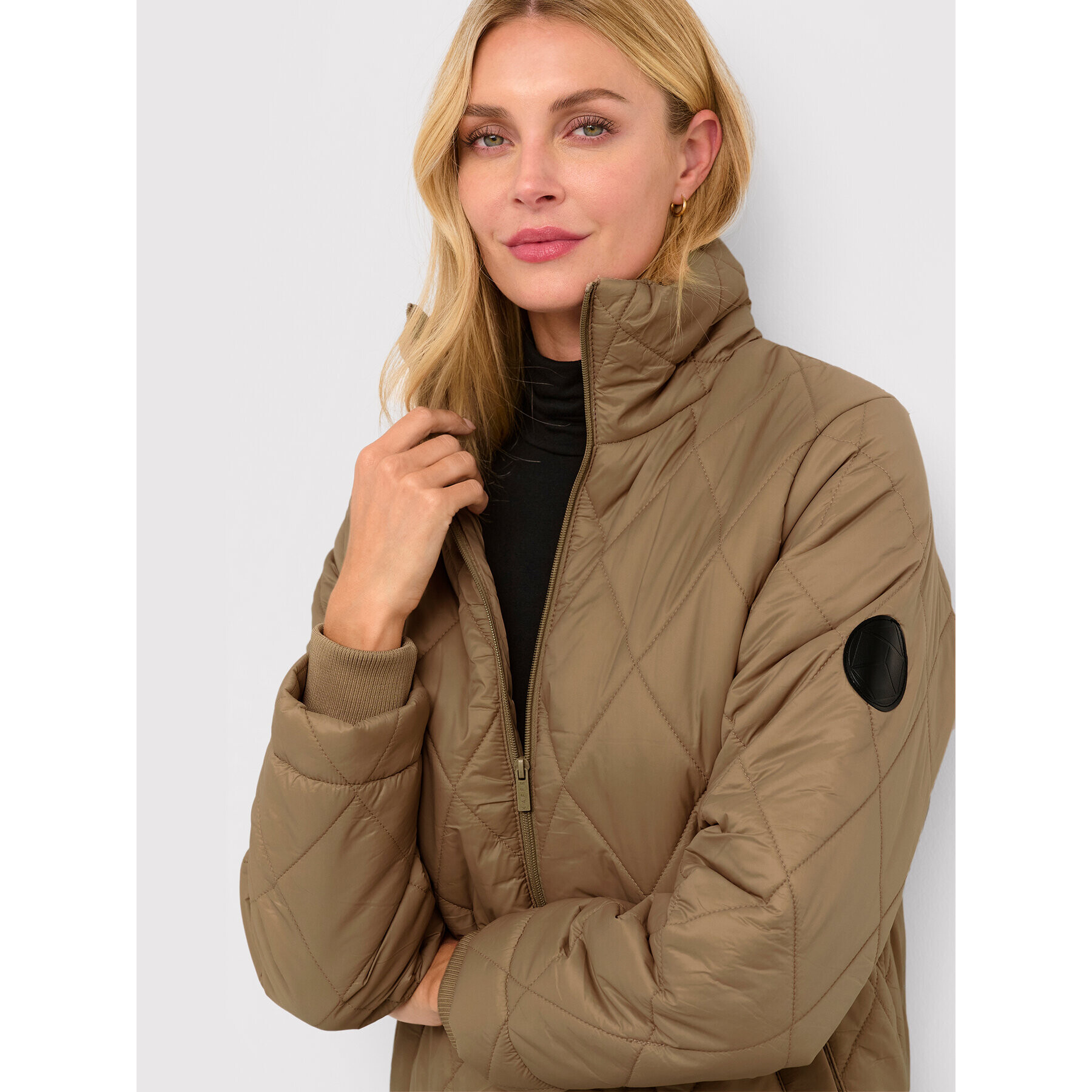 Kaffe Пухено яке Lorelia 10506375 Бежов Regular Fit - Pepit.bg