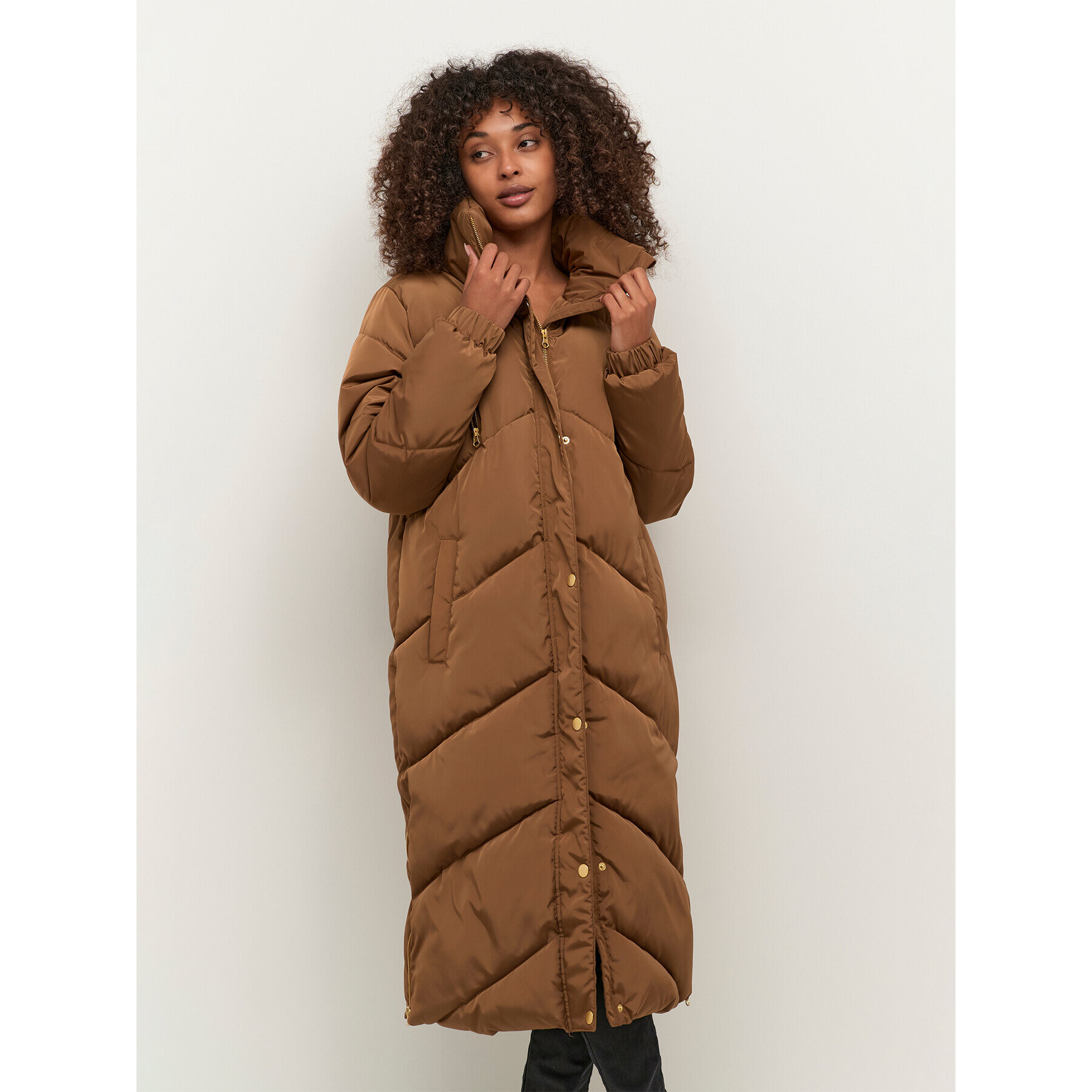 Kaffe Пухено яке Lindsay 10504571 Кафяв Regular Fit - Pepit.bg