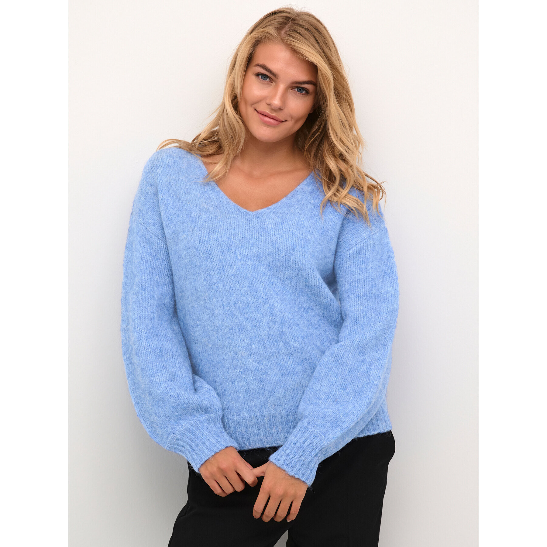 Kaffe Пуловер Kasarla V-Neck 10506829 Син Loose Fit - Pepit.bg
