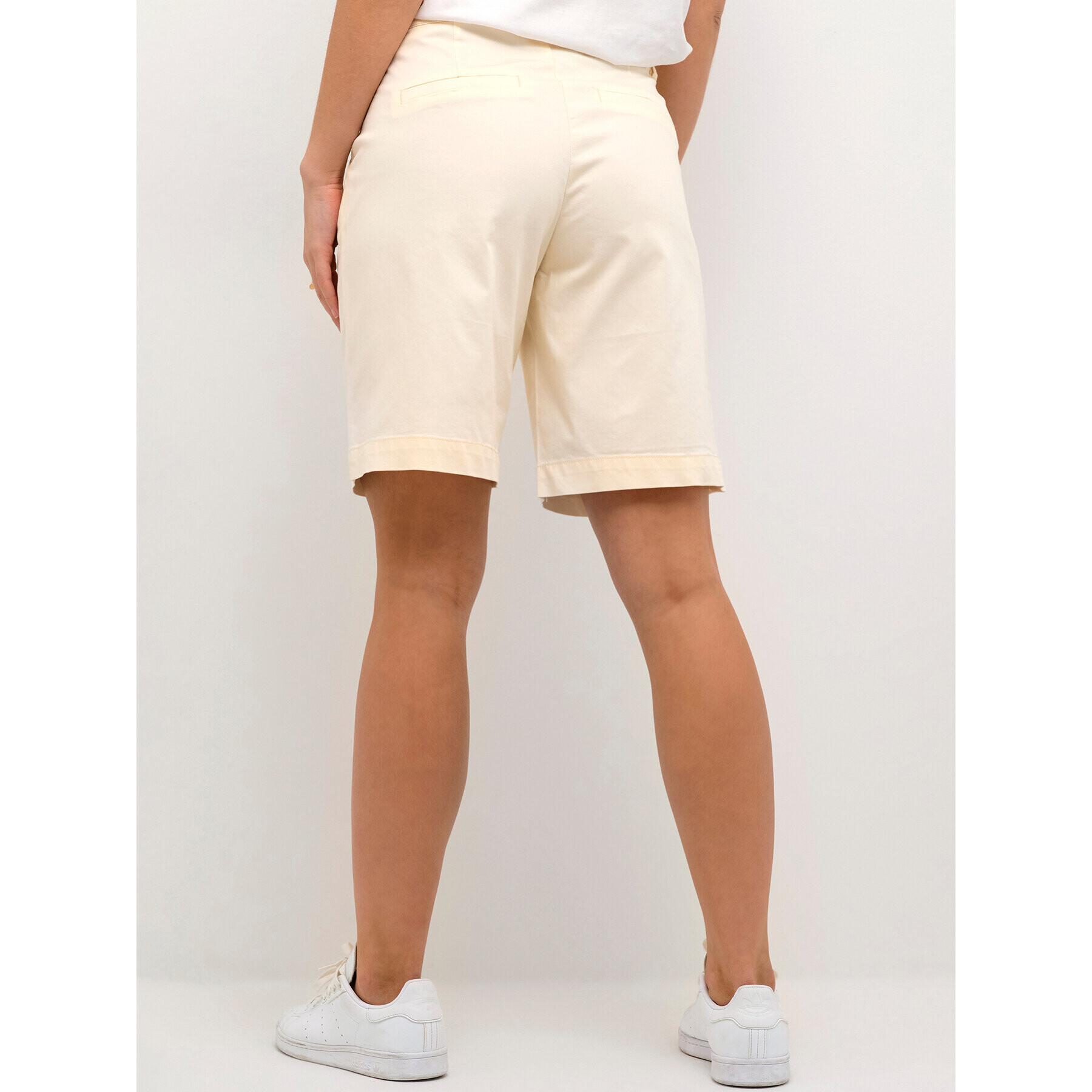 Kaffe Шорти от плат Lea 10505457 Бял Regular Fit - Pepit.bg