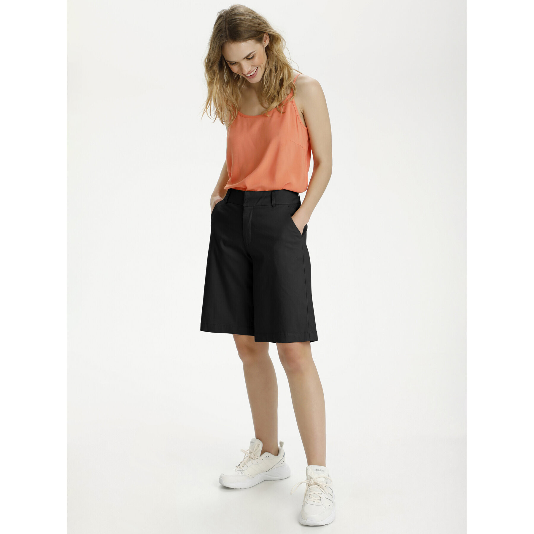 Kaffe Шорти от плат Lea 10505457 Черен Regular Fit - Pepit.bg