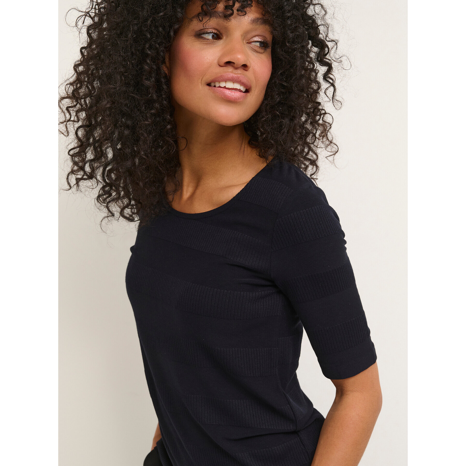 Kaffe Тишърт Ria 10506944 Черен Slim Fit - Pepit.bg