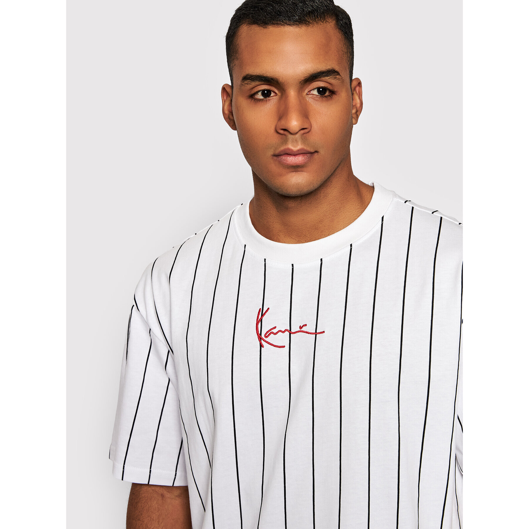 Karl Kani Тишърт Signature Pinstripe 6030152 Бял Regular Fit - Pepit.bg