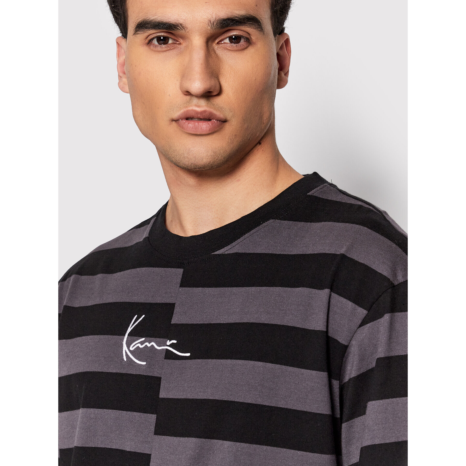 Karl Kani Тишърт Small Signature Split Stripe 6033291 Сив Regular Fit - Pepit.bg