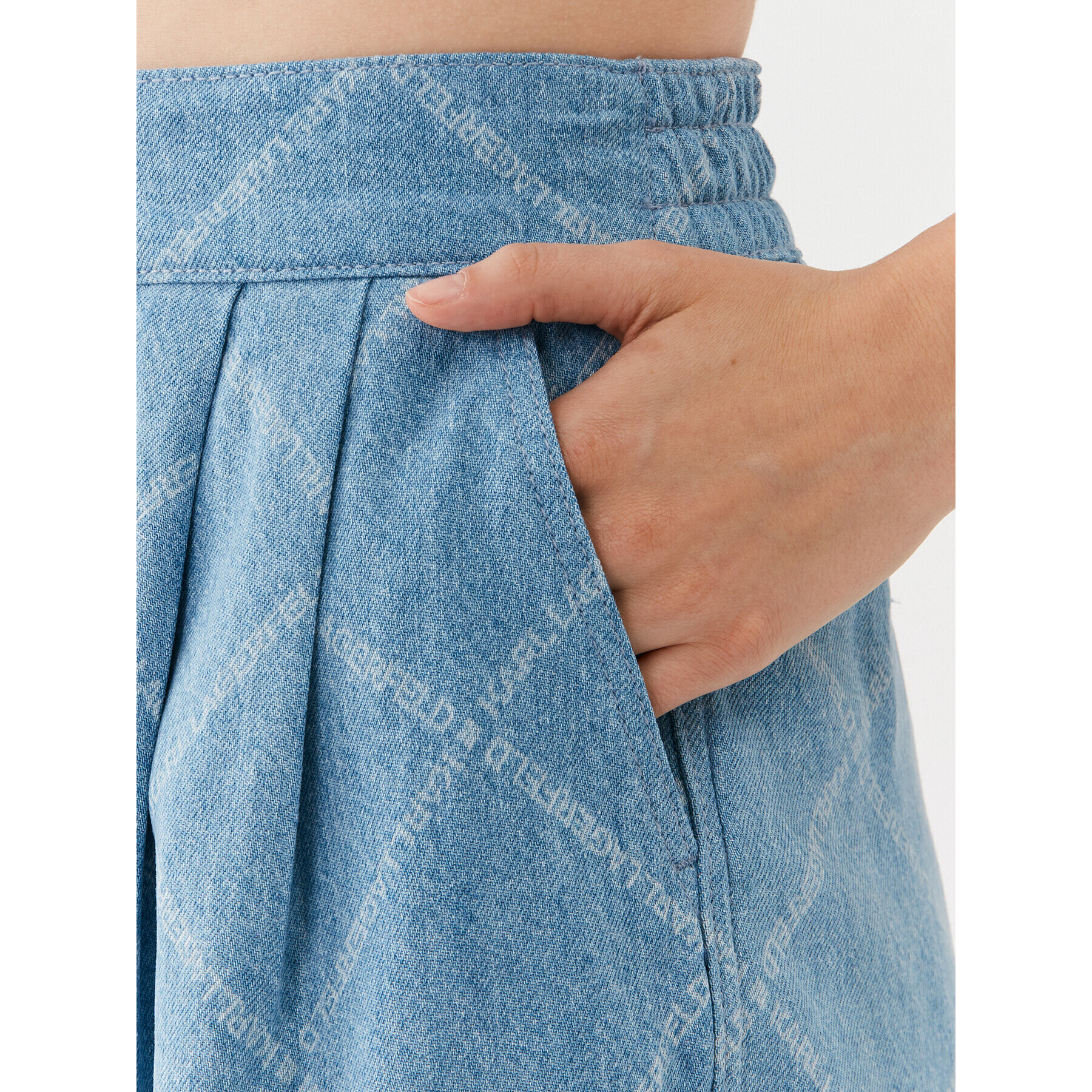 KARL LAGERFELD Дънкови шорти 231W1106 Син Relaxed Fit - Pepit.bg