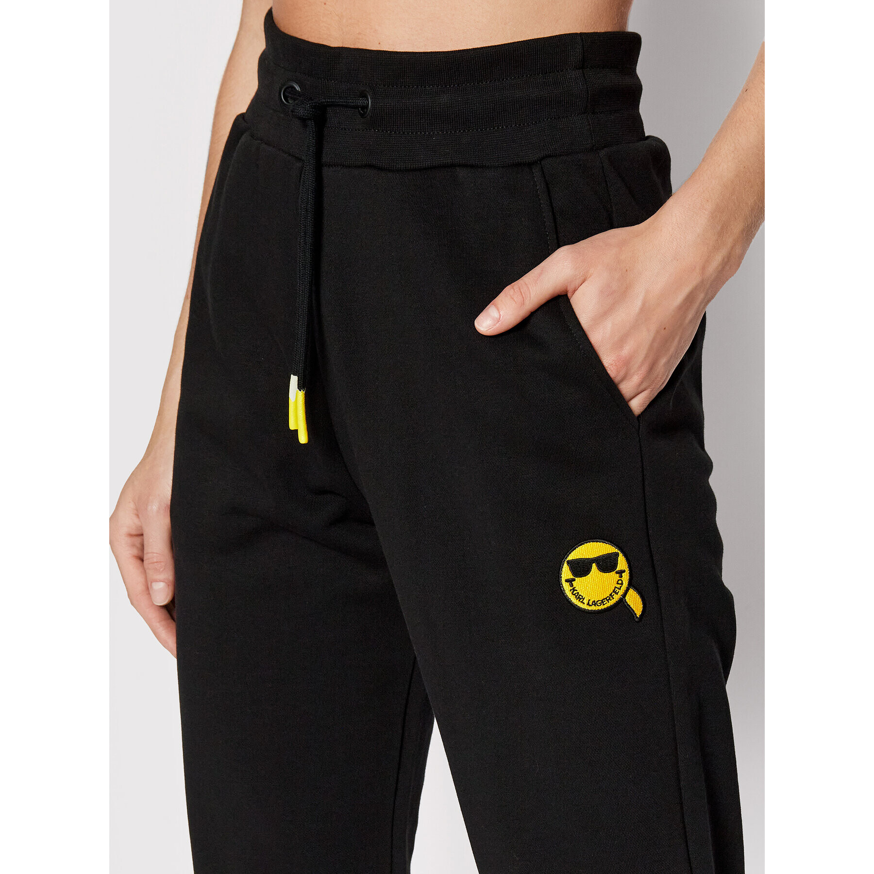 KARL LAGERFELD Долнище анцуг SMILEY WORLD 221W1050 Черен Regular Fit - Pepit.bg