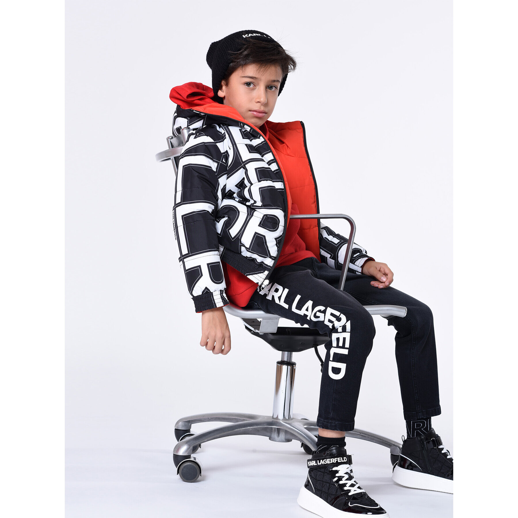 Karl Lagerfeld Kids Пухено яке Z26107 M Черен Regular Fit - Pepit.bg