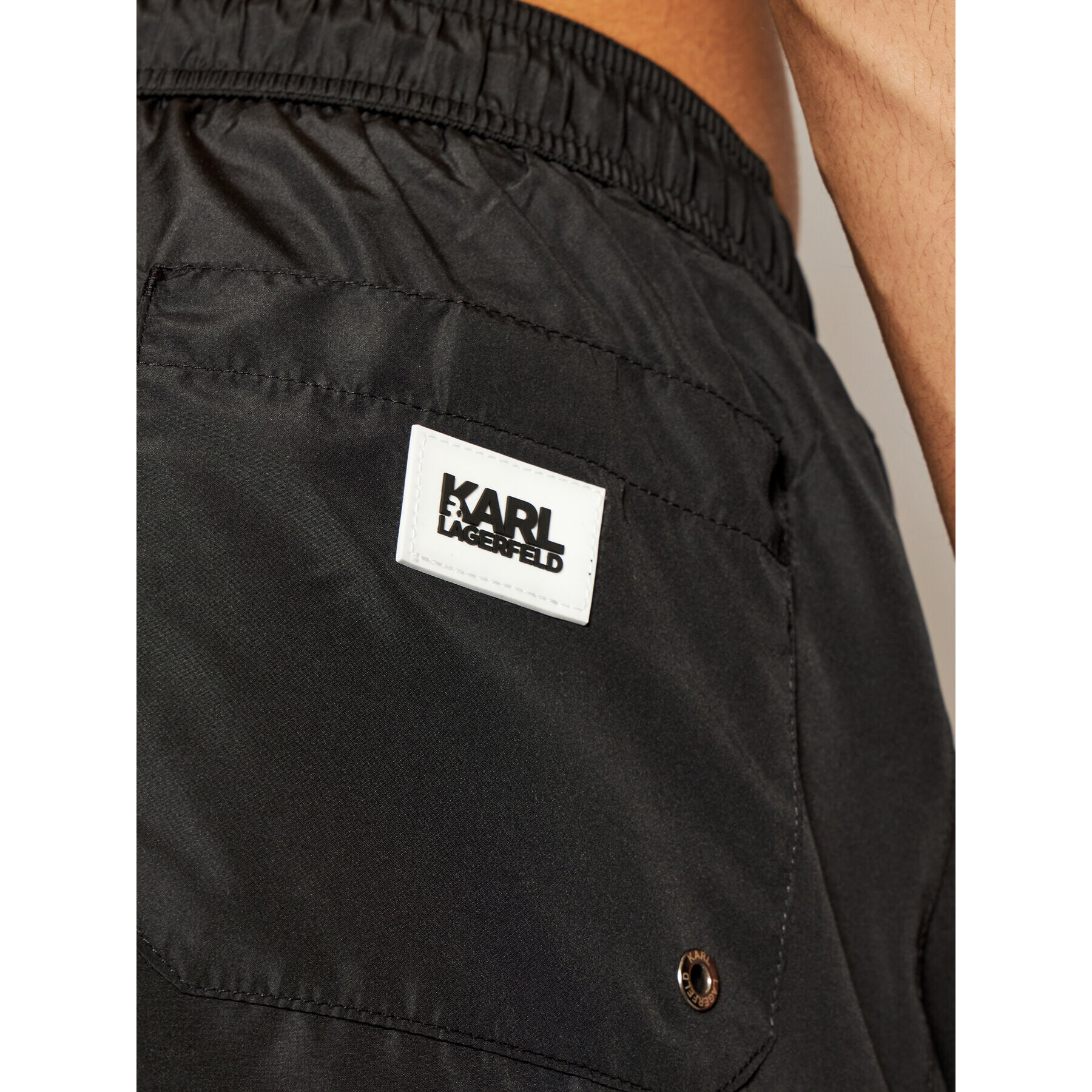 KARL LAGERFELD Плувни шорти Classic KL21MBS02 Черен Regular Fit - Pepit.bg