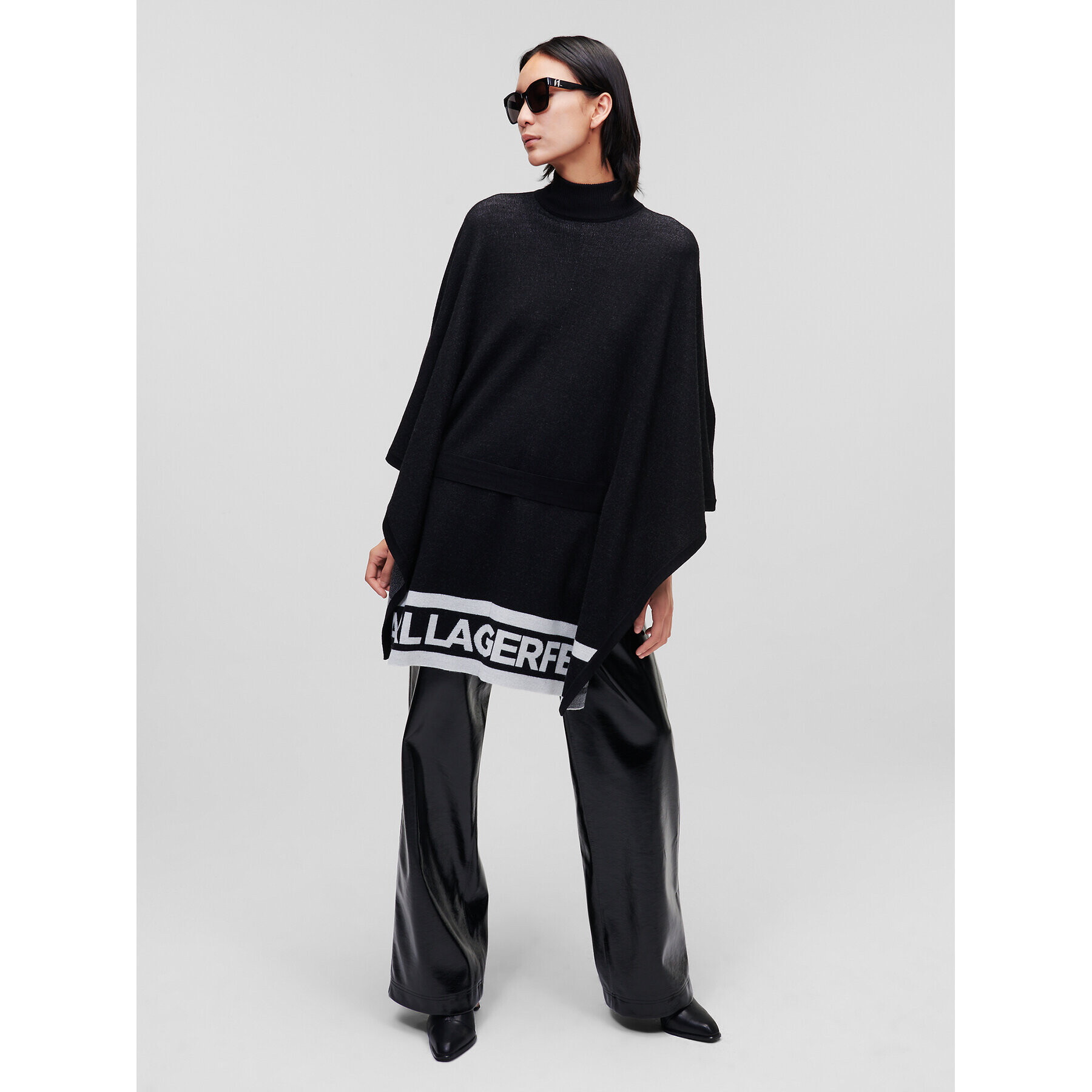 KARL LAGERFELD Пончо Logo 226W2010 Черен Relaxed Fit - Pepit.bg