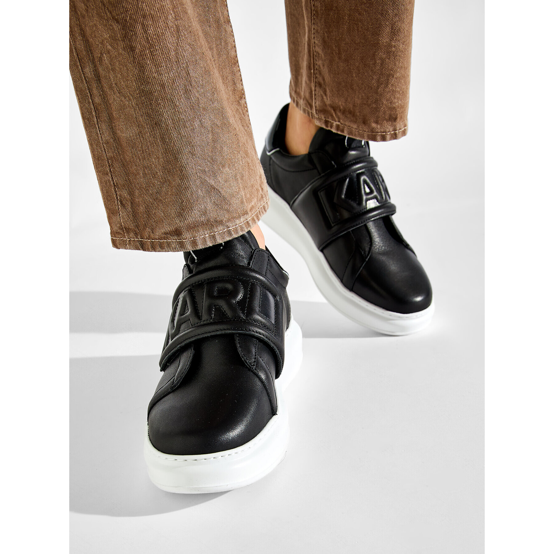 KARL LAGERFELD Сникърси KL52537 Черен - Pepit.bg