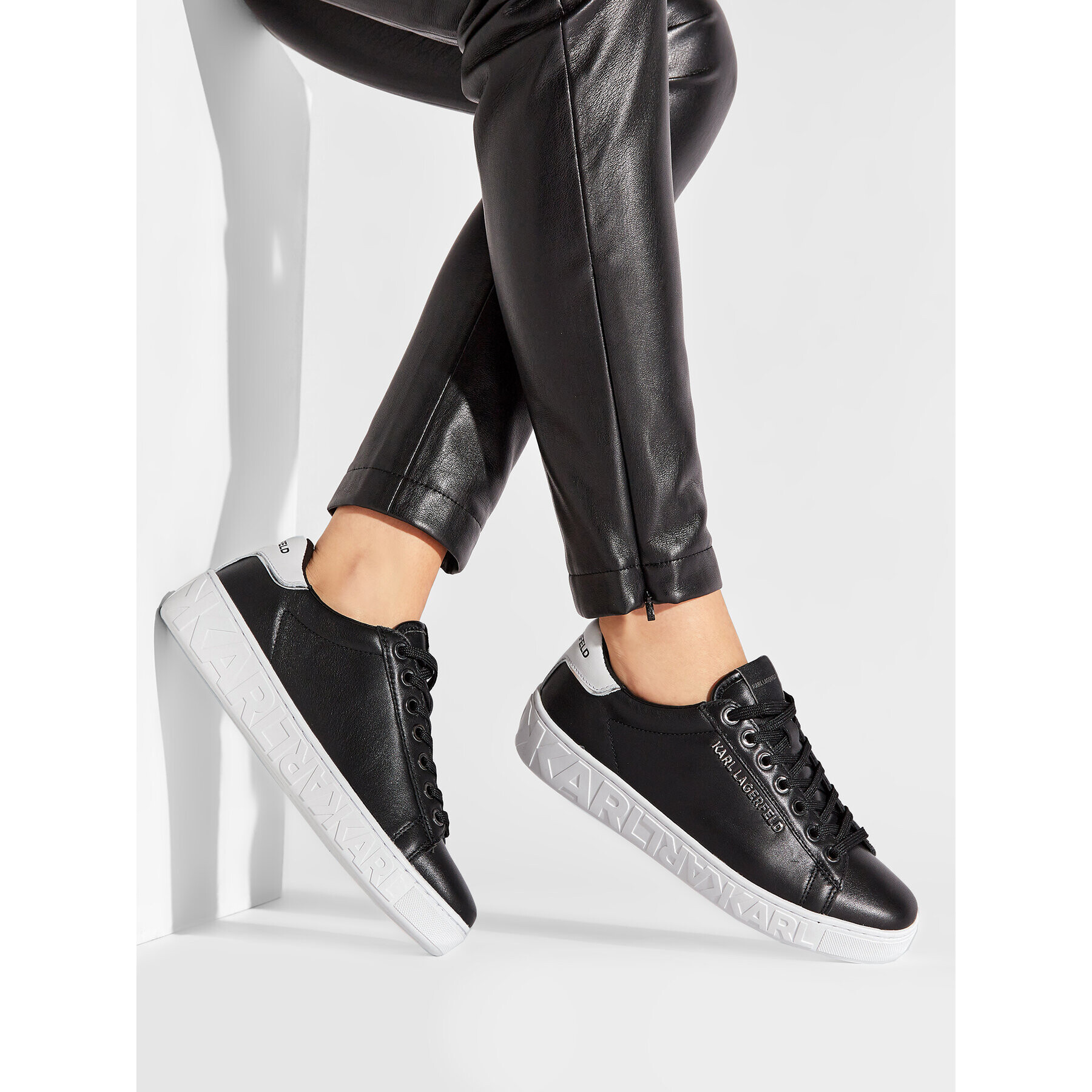 KARL LAGERFELD Сникърси KL61020 Черен - Pepit.bg